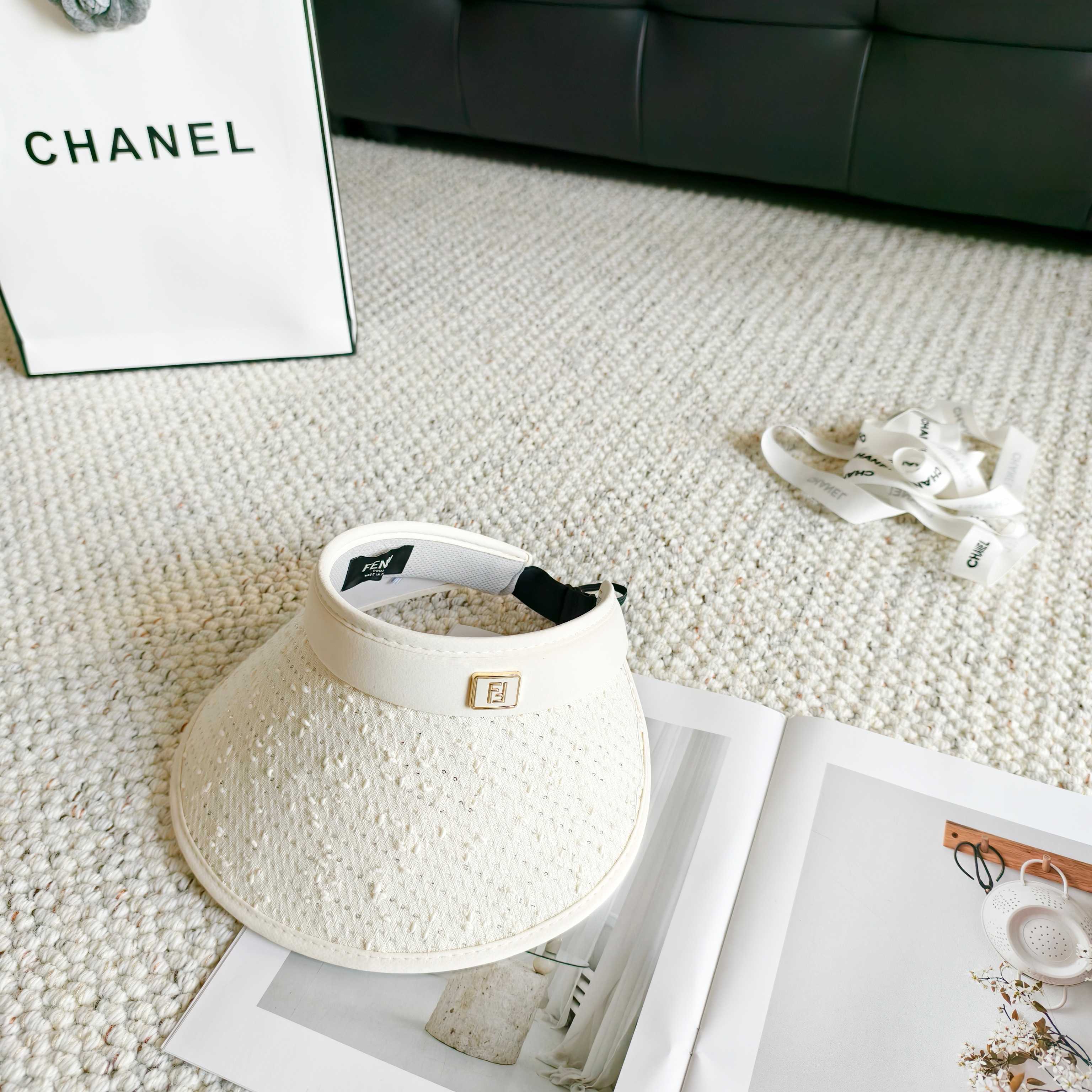 💛配防尘袋 【FENDI芬迪】2026新款独家款小香遮阳帽空顶帽，🔆遮阳百搭～休闲出街神器