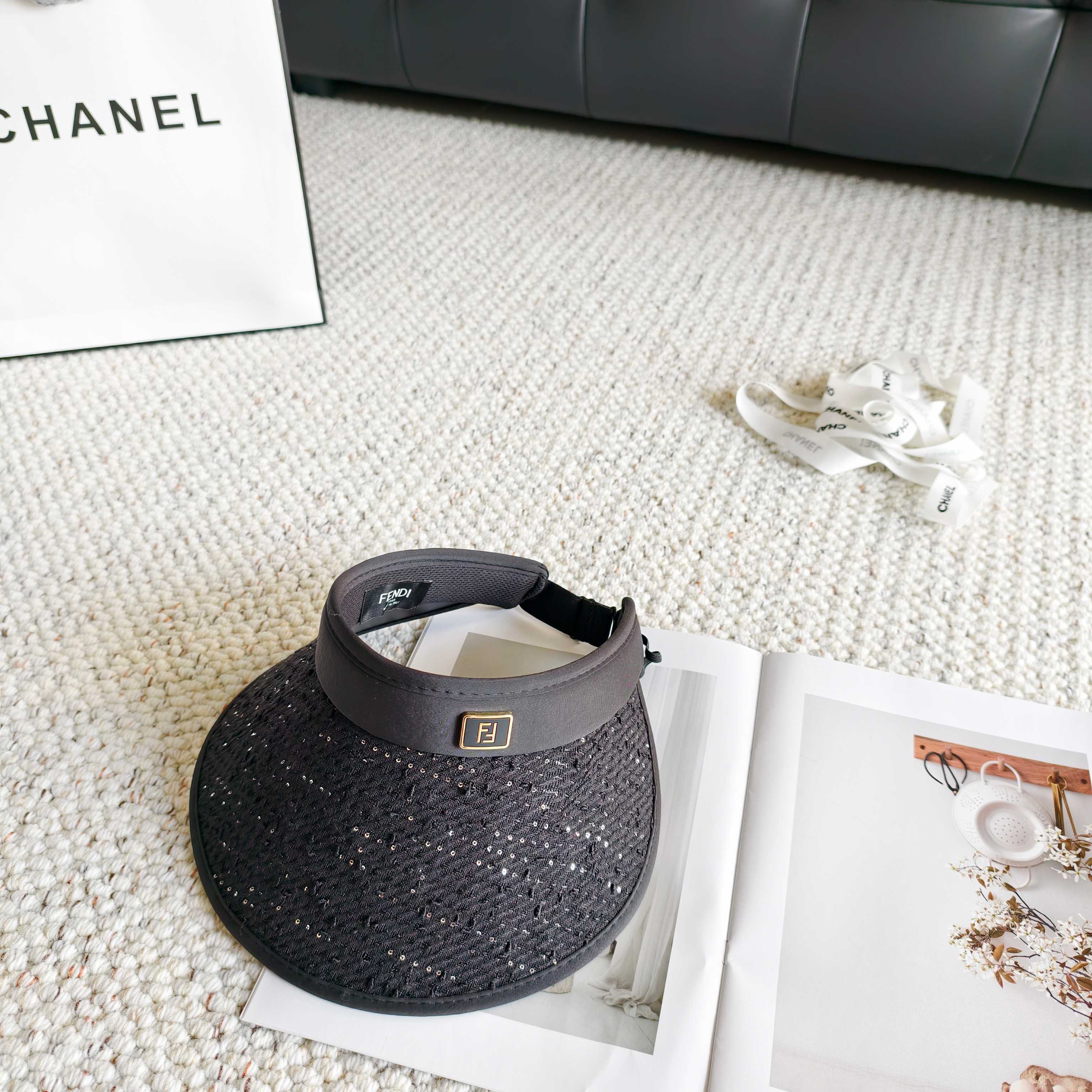💛配防尘袋 【FENDI芬迪】2026新款独家款小香遮阳帽空顶帽，🔆遮阳百搭～休闲出街神器