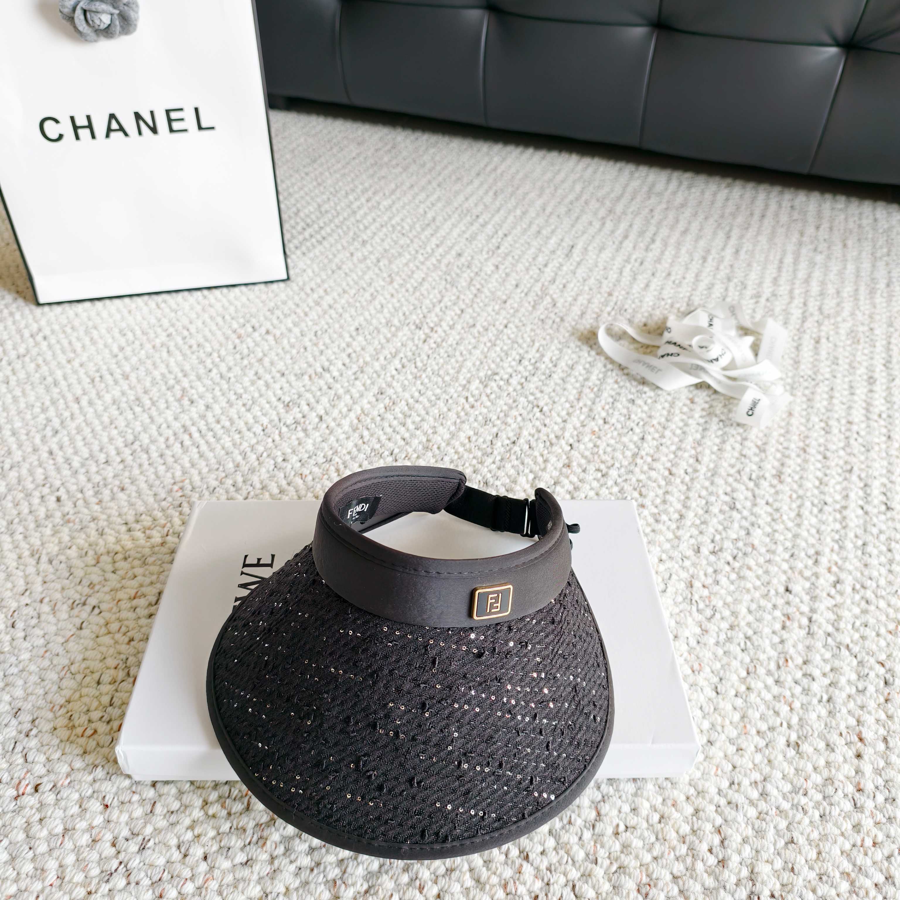 💛配防尘袋 【FENDI芬迪】2026新款独家款小香遮阳帽空顶帽，🔆遮阳百搭～休闲出街神器