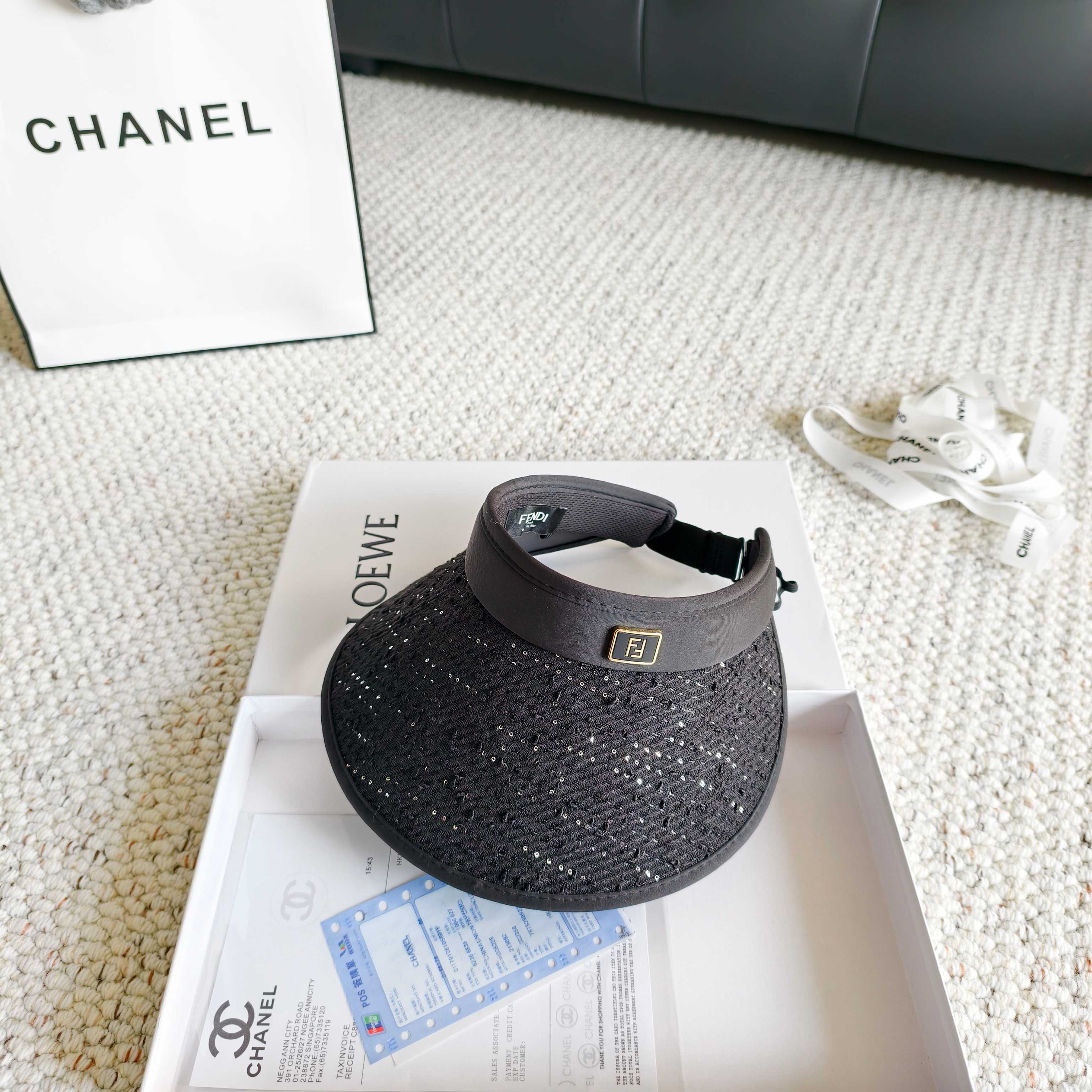 💛配防尘袋 【FENDI芬迪】2026新款独家款小香遮阳帽空顶帽，🔆遮阳百搭～休闲出街神器