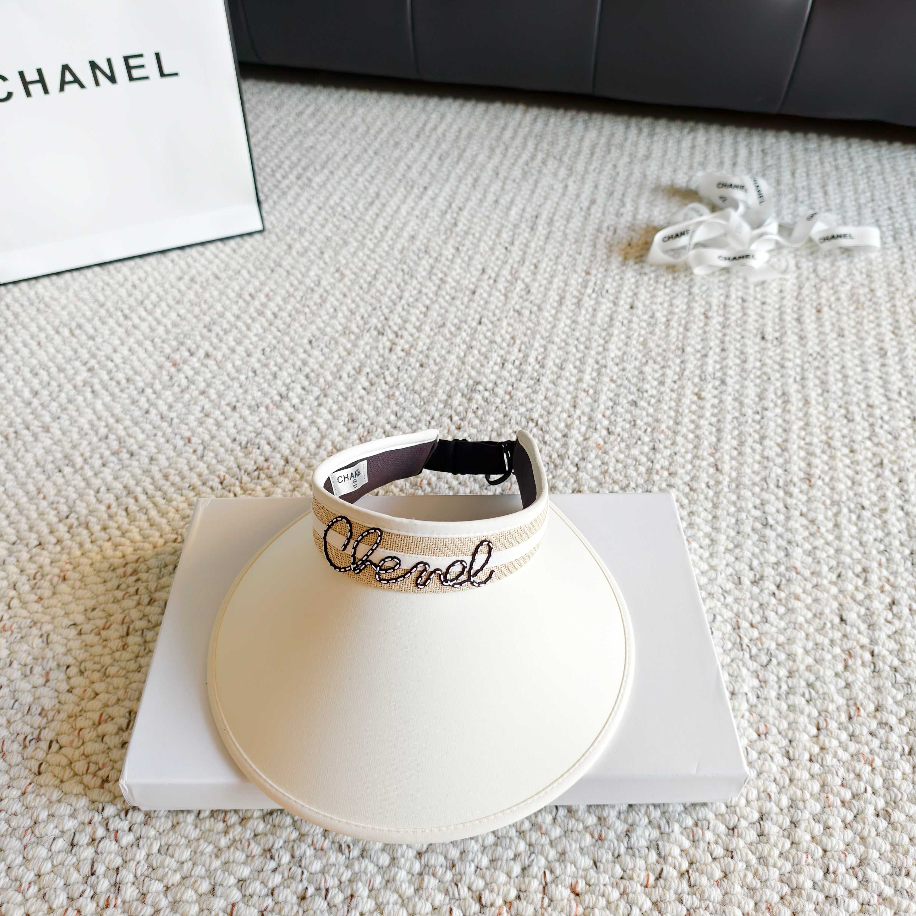 💛配防尘袋 【Chanel香奈儿】2026新款独家款小香遮阳帽空顶帽，🔆遮阳百搭～休闲出街神器