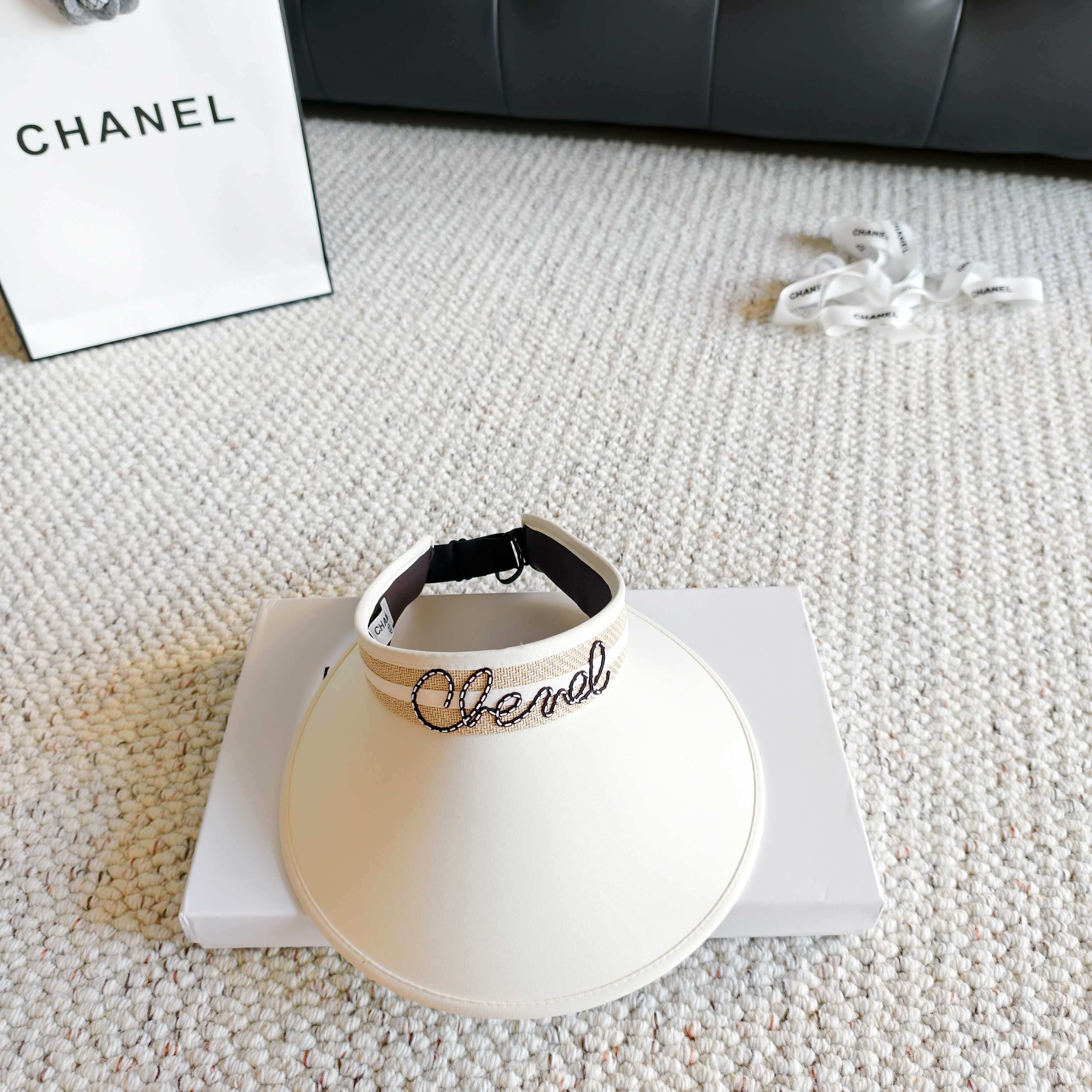 💛配防尘袋 【Chanel香奈儿】2026新款独家款小香遮阳帽空顶帽，🔆遮阳百搭～休闲出街神器