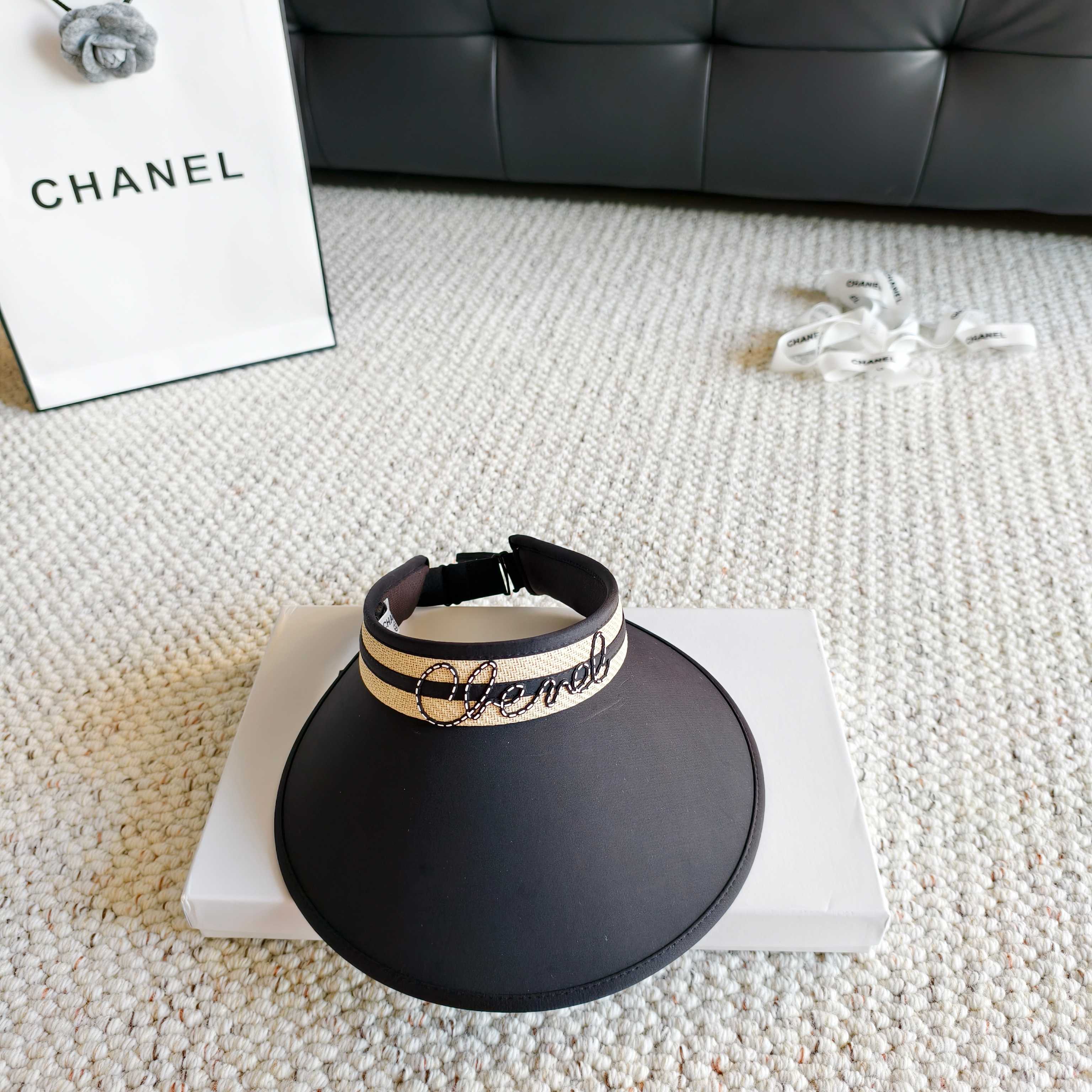 💛配防尘袋 【Chanel香奈儿】2026新款独家款小香遮阳帽空顶帽，🔆遮阳百搭～休闲出街神器