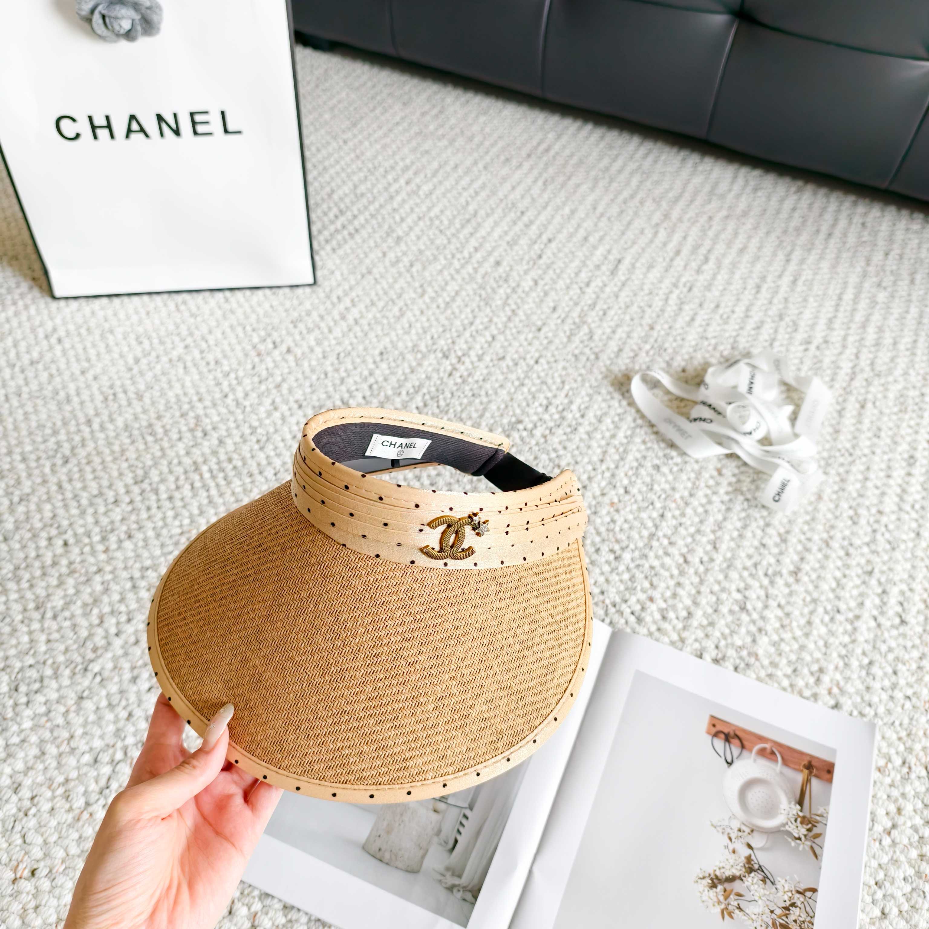 💛配防尘袋 【Chanel香奈儿】2026新款独家款小香拼接款遮阳帽空顶帽，🔆遮阳百搭～休闲出街神器