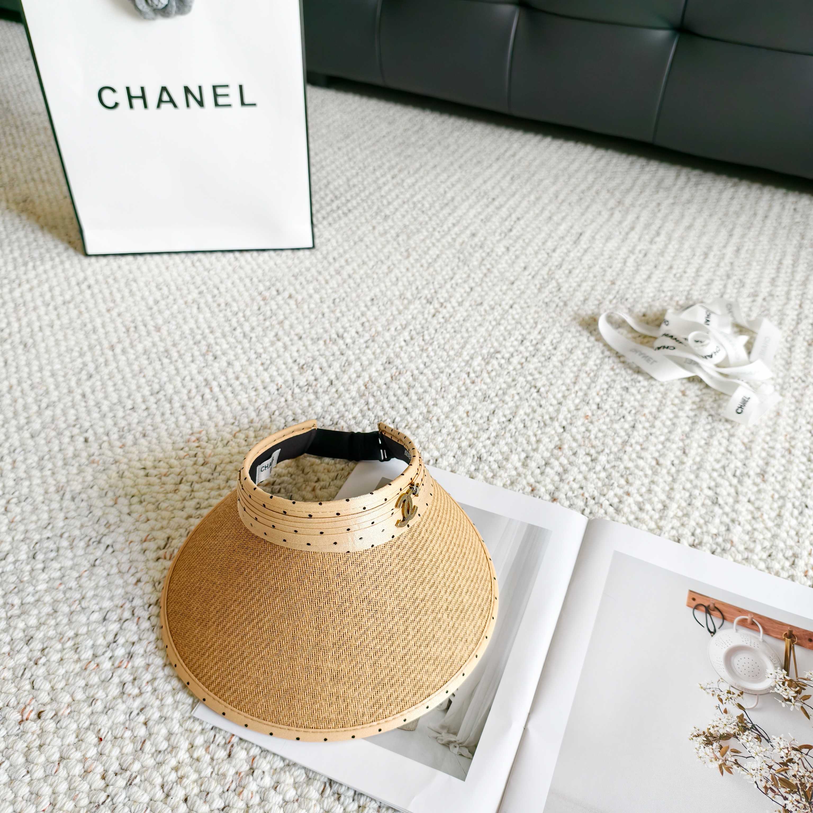 💛配防尘袋 【Chanel香奈儿】2026新款独家款小香拼接款遮阳帽空顶帽，🔆遮阳百搭～休闲出街神器