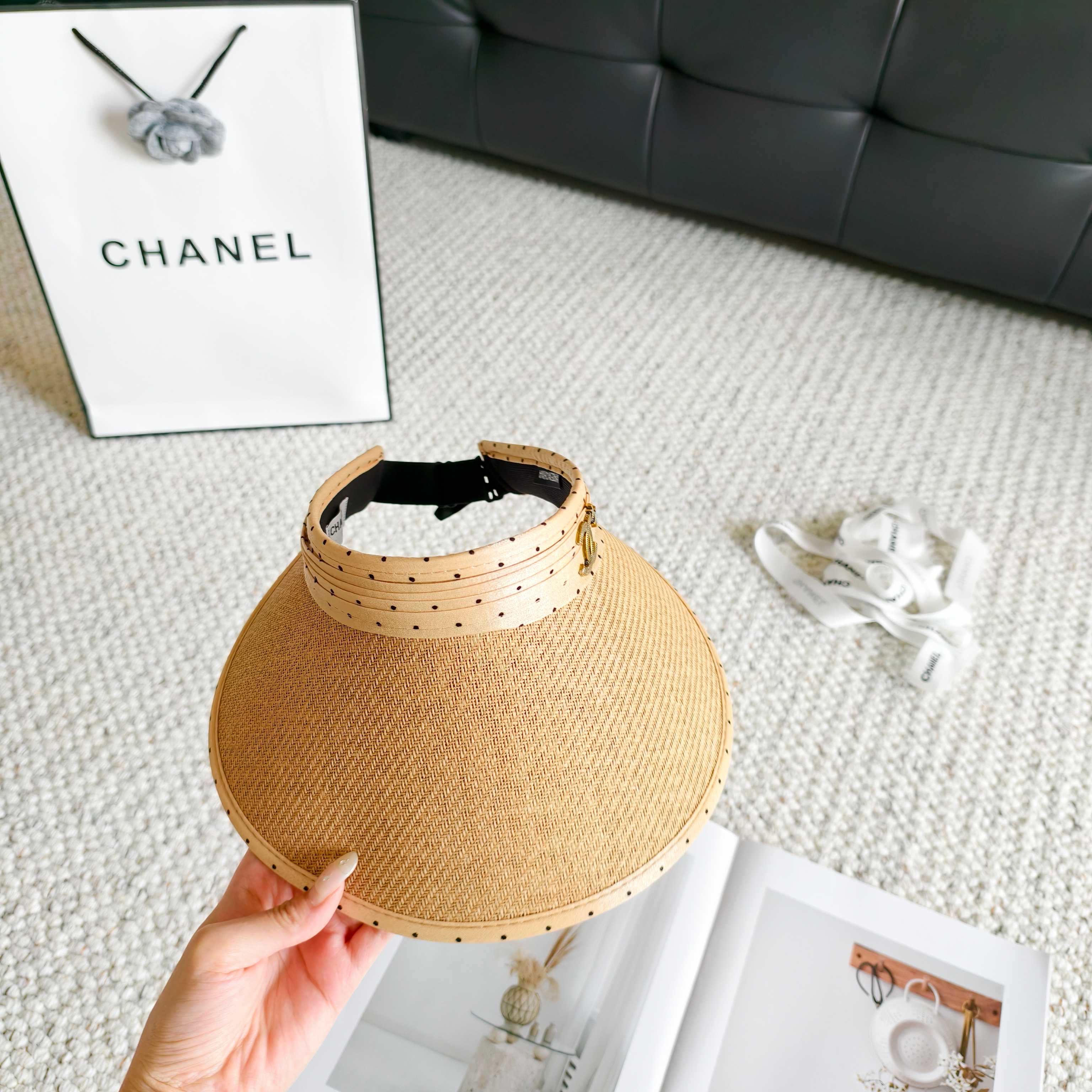 💛配防尘袋 【Chanel香奈儿】2026新款独家款小香拼接款遮阳帽空顶帽，🔆遮阳百搭～休闲出街神器