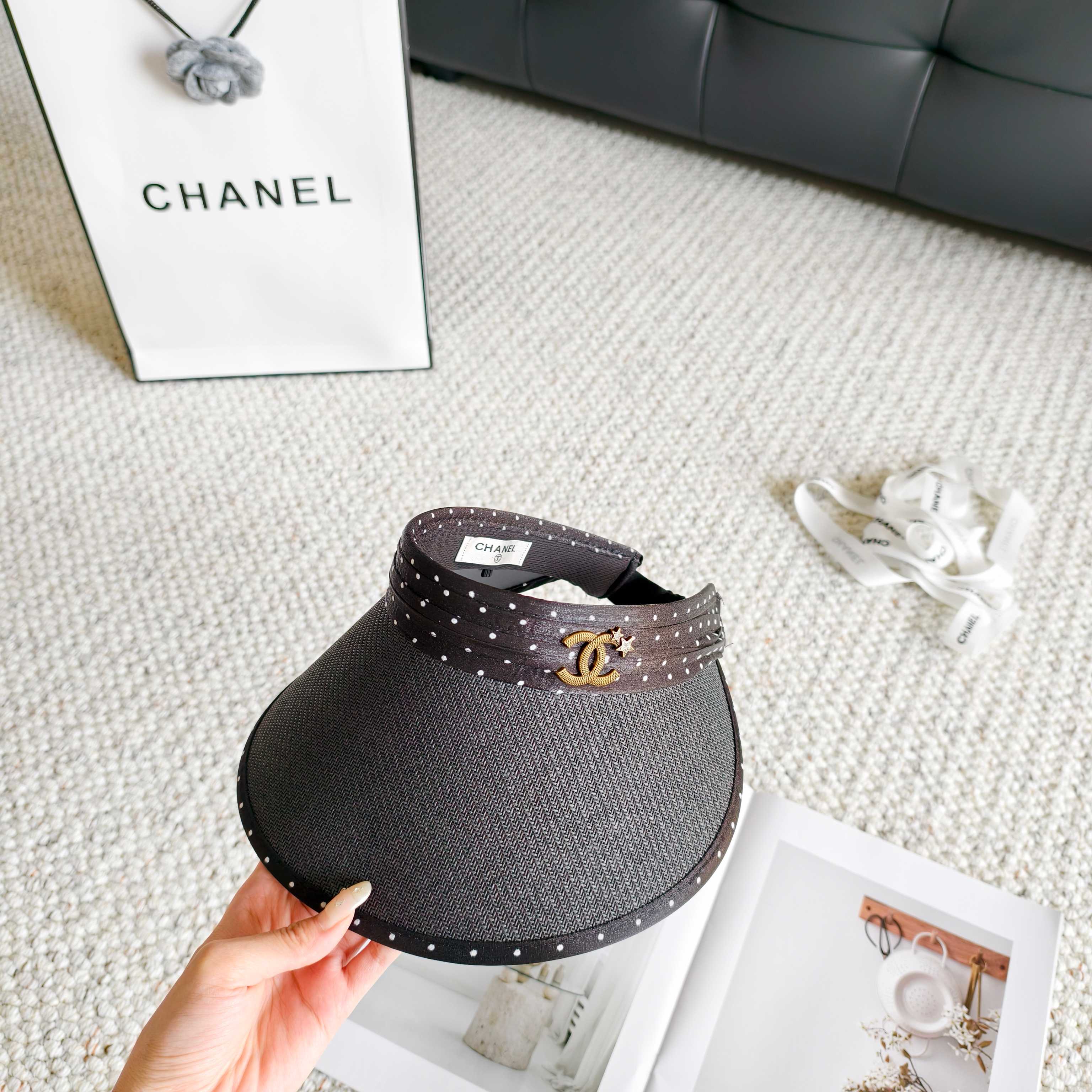 💛配防尘袋 【Chanel香奈儿】2026新款独家款小香拼接款遮阳帽空顶帽，🔆遮阳百搭～休闲出街神器