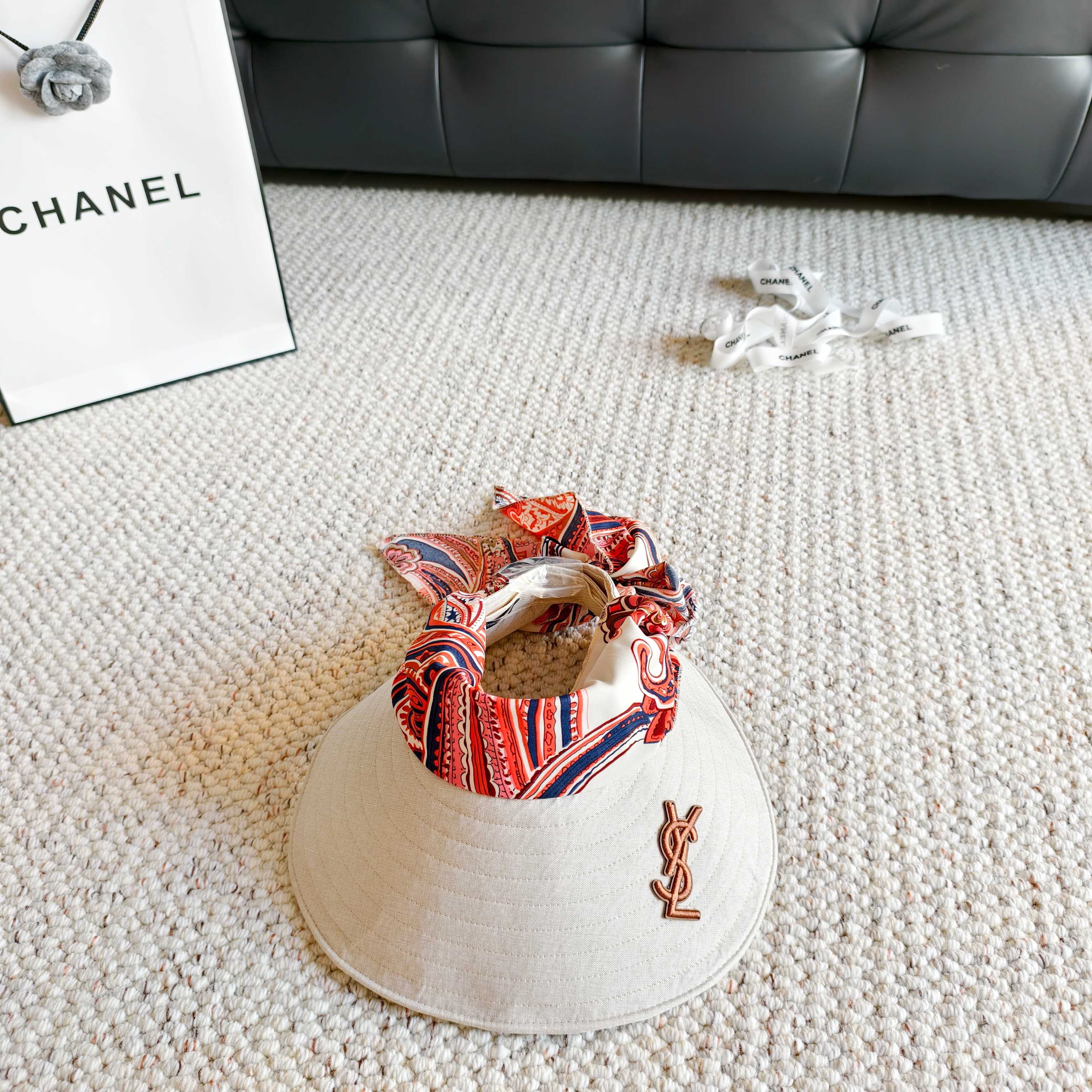 💛配防尘袋 【YSL圣罗兰】2026新款独家款民族风遮阳帽空顶帽，🔆遮阳百搭～休闲出街神器