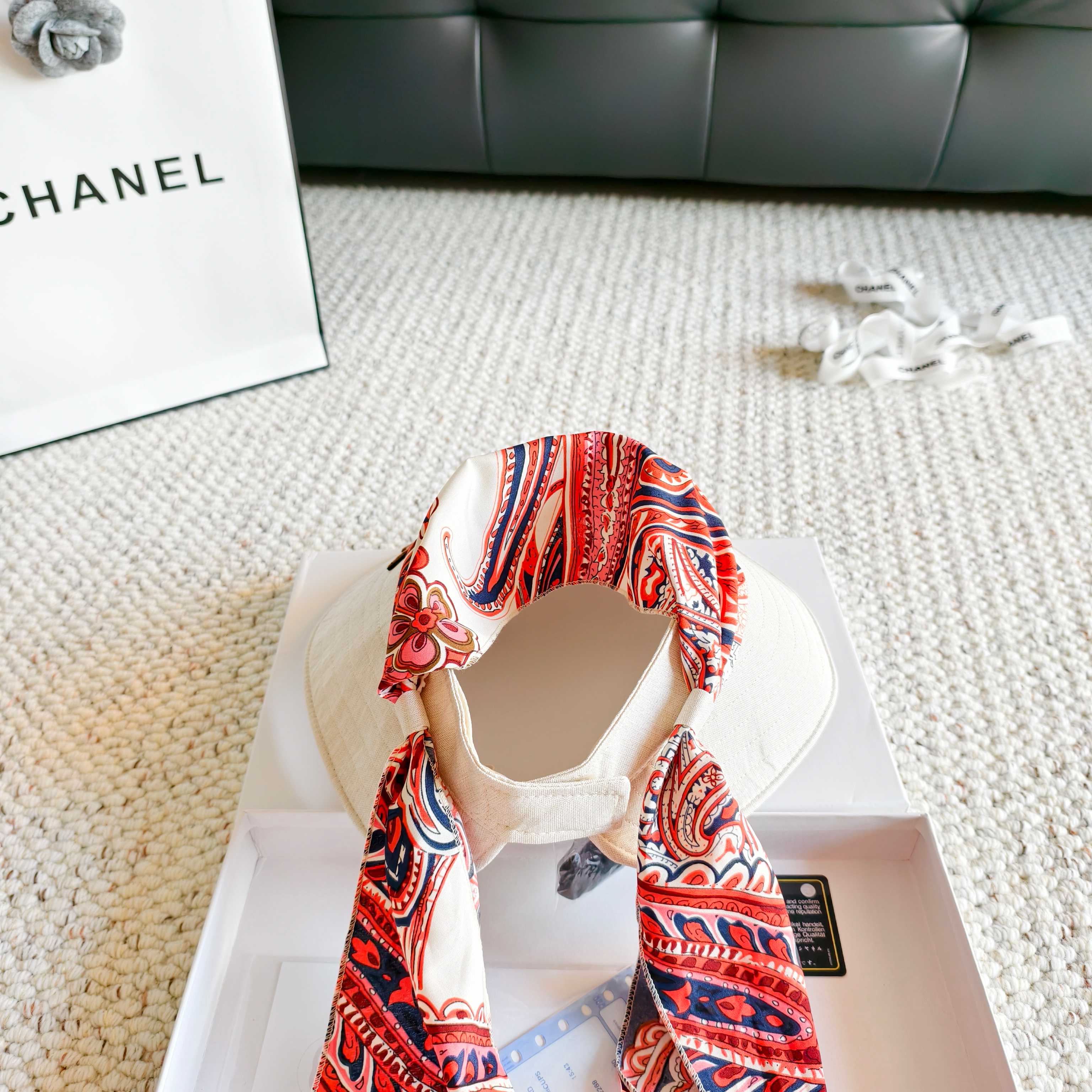 💛配防尘袋 【YSL圣罗兰】2026新款独家款民族风遮阳帽空顶帽，🔆遮阳百搭～休闲出街神器