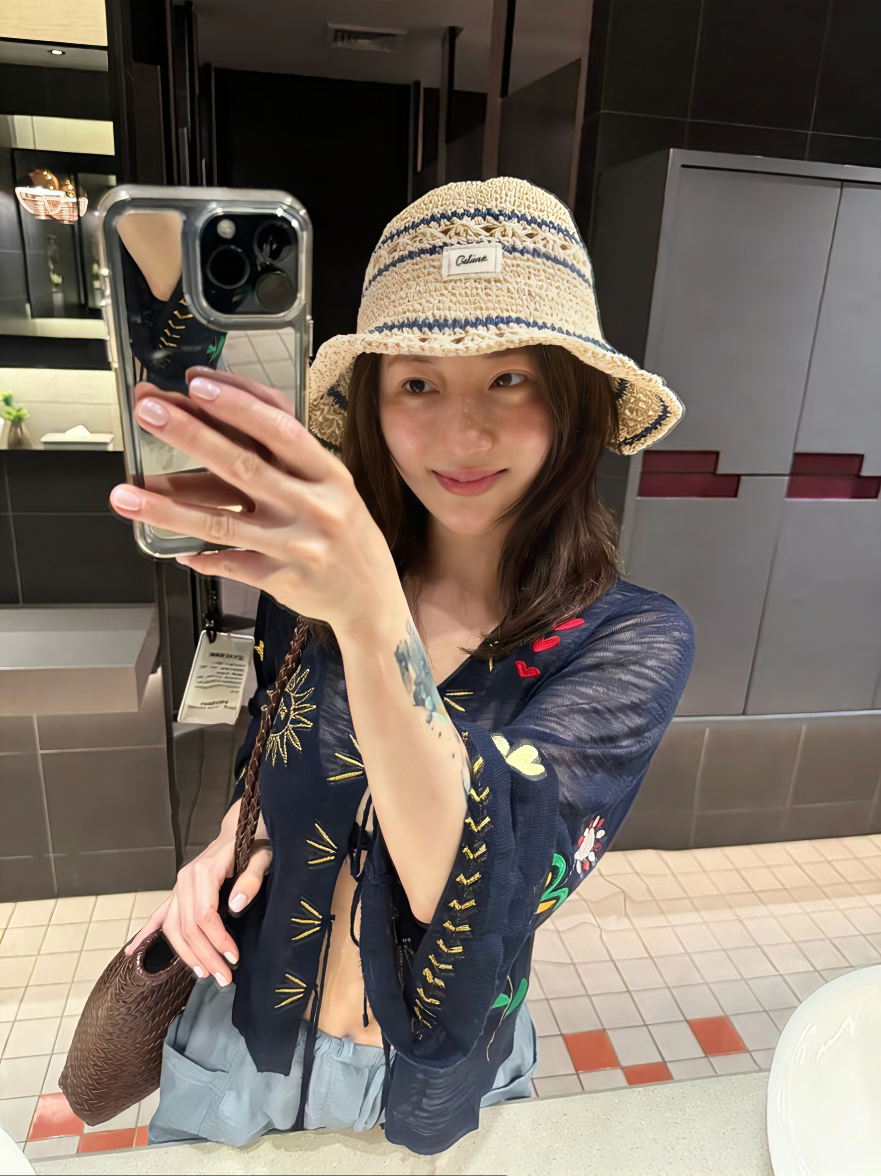 💛配防尘袋【CELINE赛琳】2026春夏新款草编拼色日常简约款渔夫帽，独特设计～复古文艺的一款
