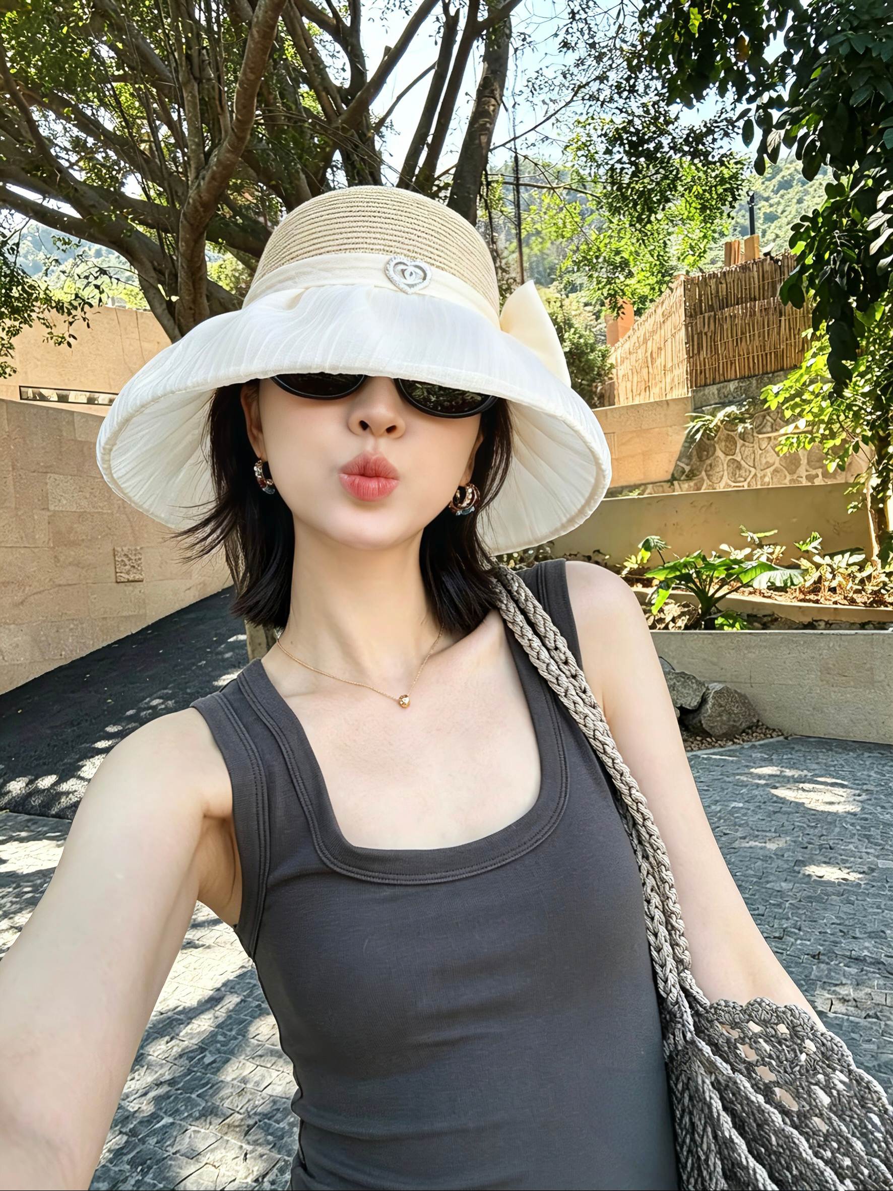 💛配防尘袋【CHANEL香奈儿】2026新款拼接大沿遮阳编织渔夫帽独特设计～度假首选