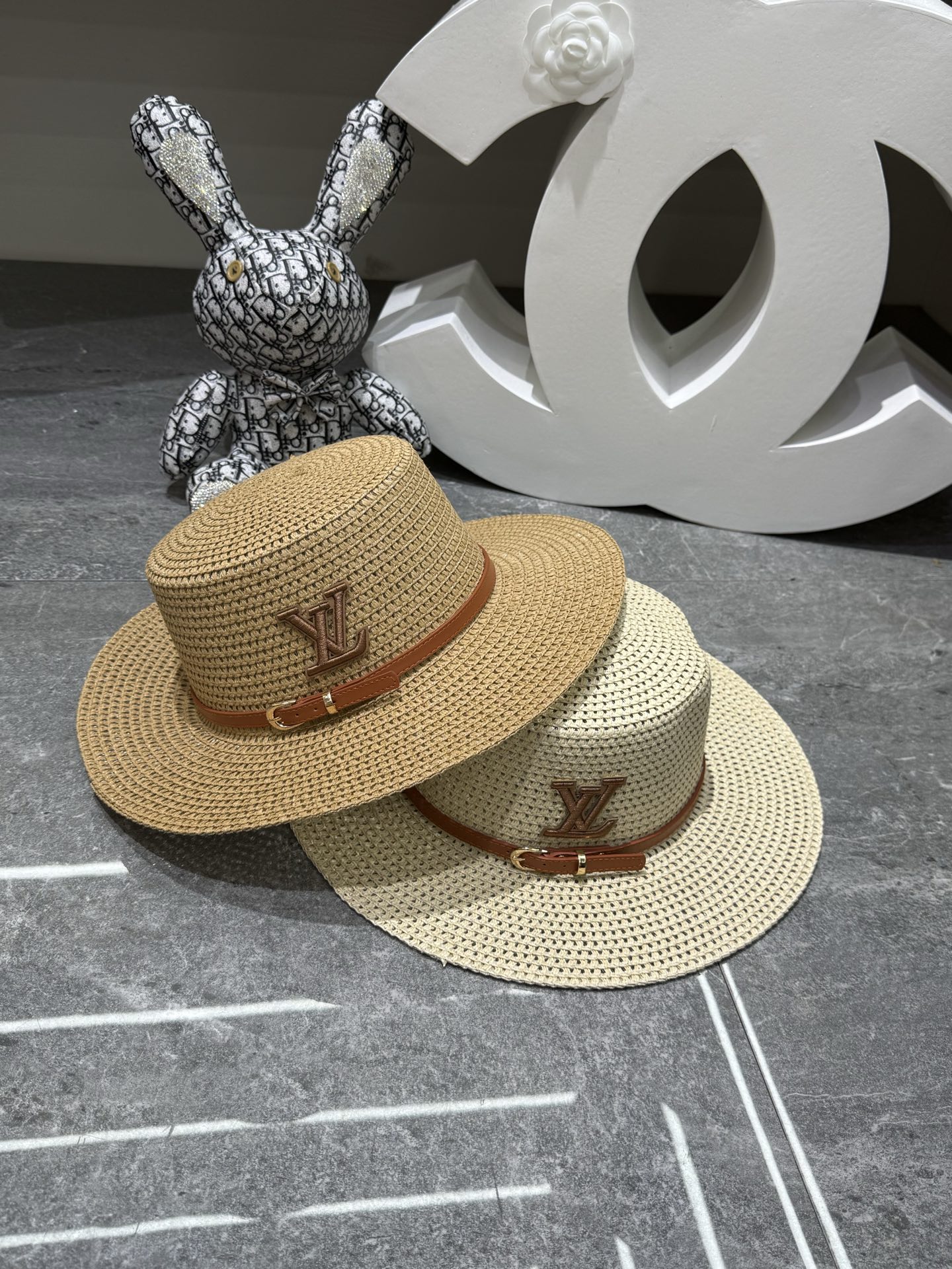 NO:883231,Special price with dust bag. [LV Louis Vuitton] 2026 new flat-top leather strap straw hat, sun protection and easy to match, street travel hat straw hat fisherman hat baseball cap, hat, louis vuitton, louis vuitton, espadrilles, hats19860909特价配防尘袋.【LV路易威登】2026新款平顶皮带款草帽,遮阳又好搭,出街旅行单品帽子草帽渔夫帽棒球帽,帽子,louis vuitton,louis vuitton,espadrilles,hats,hat