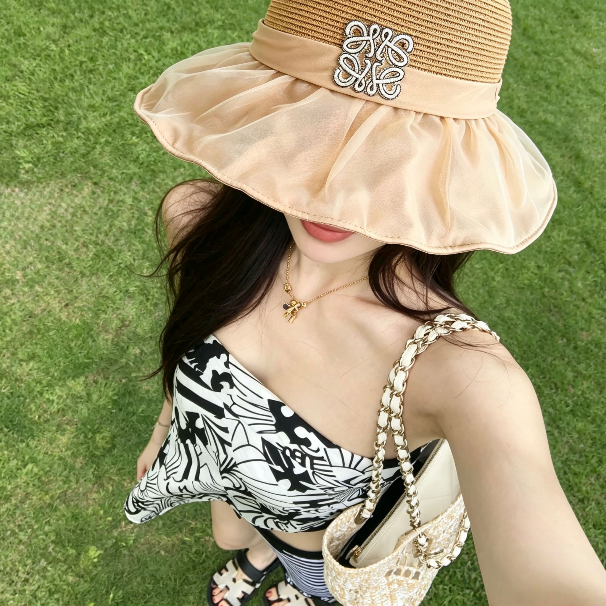 NO:865750,Specially equipped with dust bag [LOEWE Luo Yiwei] 2026 new black plastic large-brimmed sun protection bucket hat, versatile daily style ~ casual outing #hat straw hat fisherman hat baseball cap, hat, loewe, loewe, espadrilles, hats19860909特配防尘袋【LOEWE罗意威】2026新款黑胶大沿防晒渔夫帽,百搭日常款～休闲出街#帽子草帽渔夫帽棒球帽,帽子,loewe,loewe,espadrilles,hats,hat