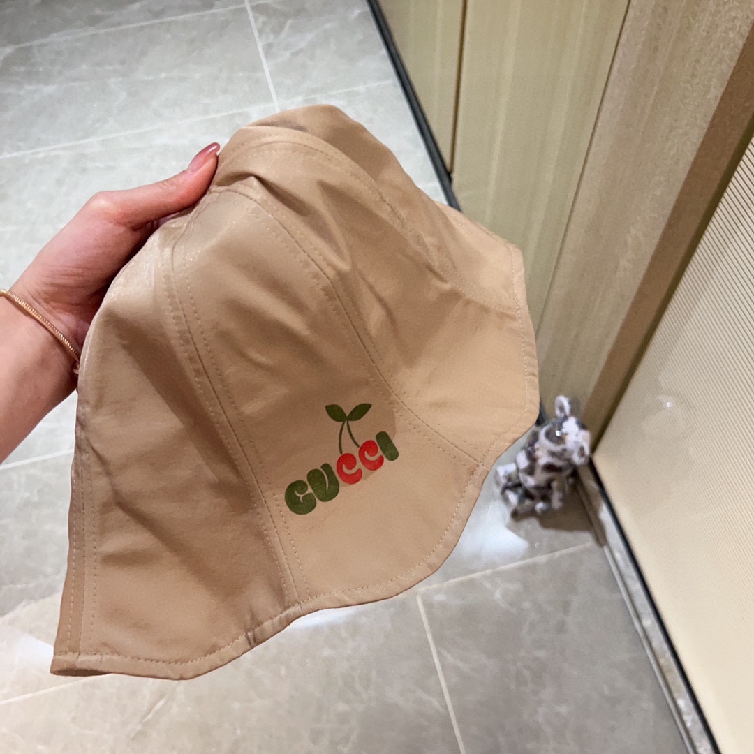 💛配防尘袋【GUCCI古驰】2026新款波浪帽沿防水滑面材质渔夫帽，大牌款超好搭配，赶紧入手！