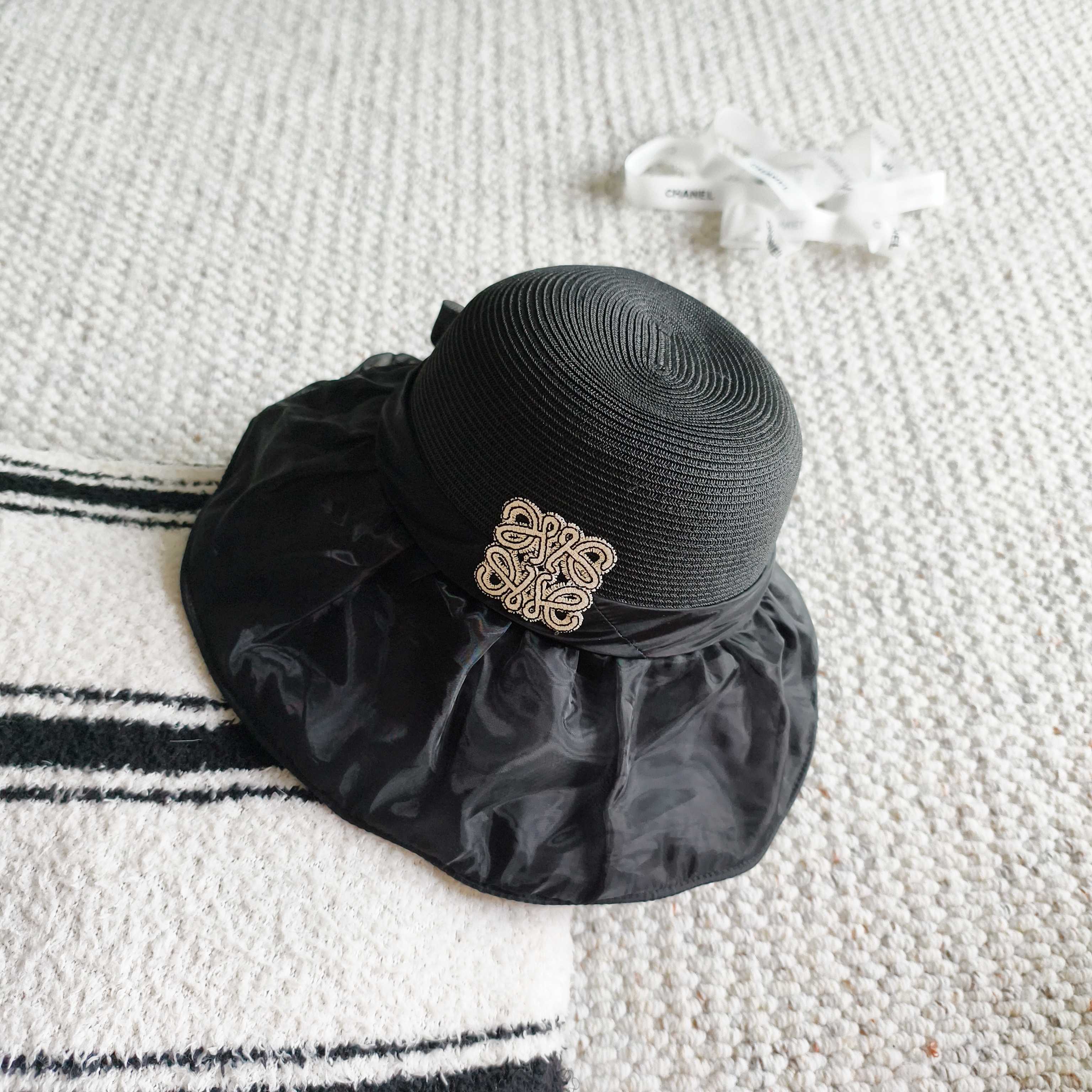 特💛配防尘袋【LOEWE罗意威】2026新款黑胶大沿防晒渔夫帽，🔆百搭日常款～休闲出街#
