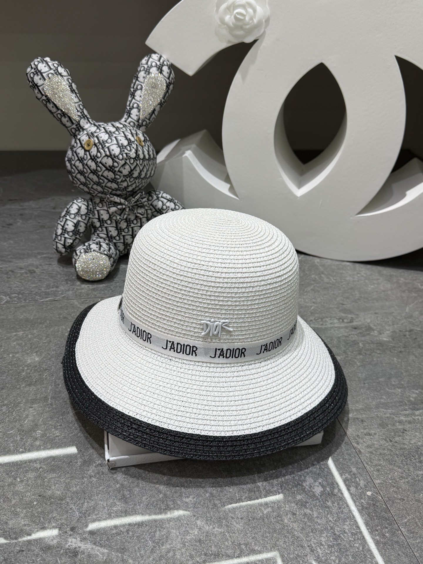 NO:883223,Special price with dust bag. [DIOR Dior] 2026 new dome webbing color-blocked straw hat, sunshade and easy to match, a travel item hat, straw hat, fisherman hat, baseball cap, hat, dior, dior, espadrilles, hats19860909特价配防尘袋.【DIOR迪奥】2026新款圆顶织带拼色盆帽草帽,遮阳又好搭,出街旅行单品帽子草帽渔夫帽棒球帽,帽子,dior,dior,espadrilles,hats,hat