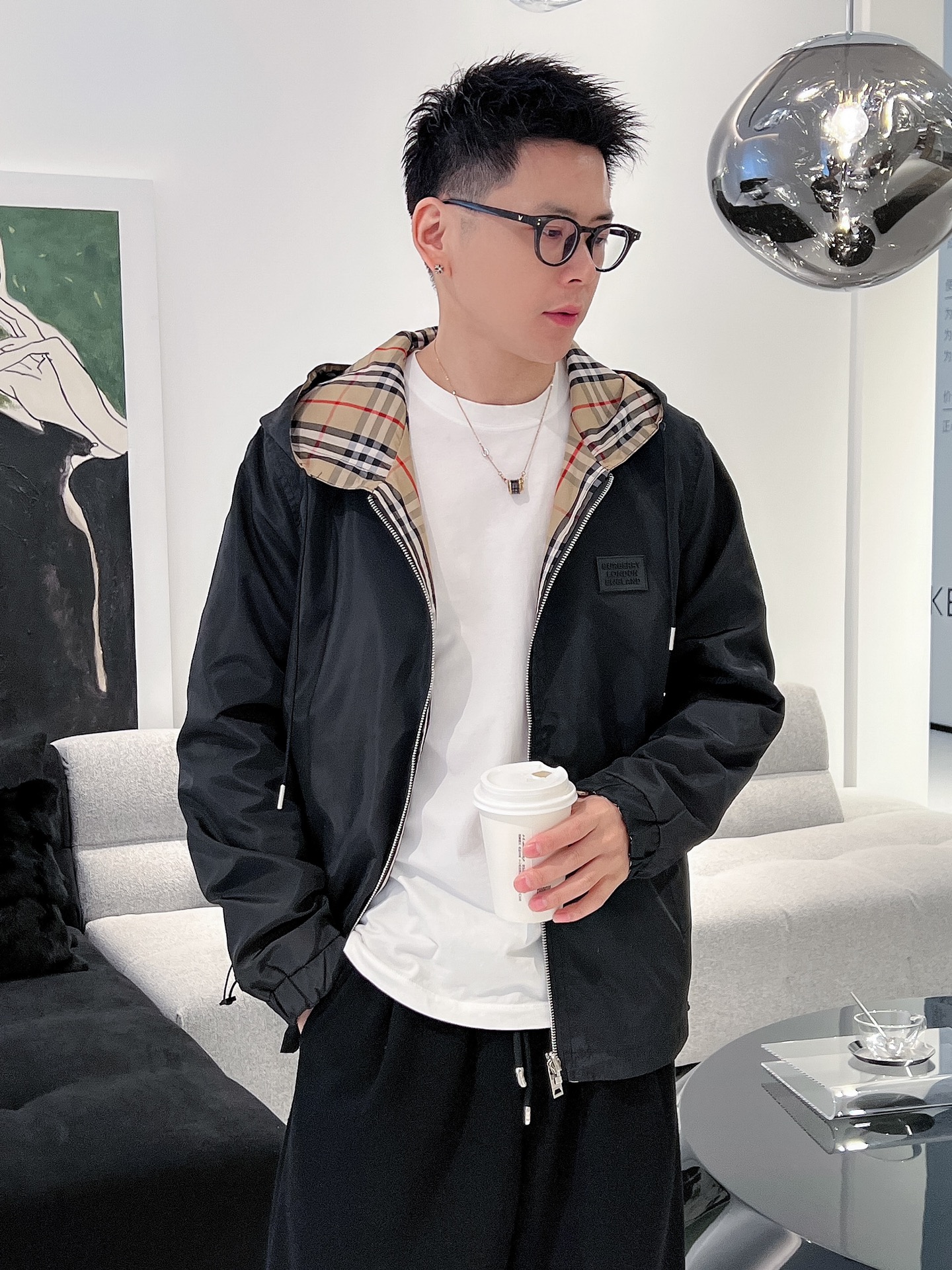 NO:139206,The hot spring model, BBR 2025 classic small plaid double-sided jacket A2 fixed weaving and dyeing khaki plaid fabric, the size of the plaid is the same as the hot spring model in the spring, P is the same, the difference. The ready-made fabric on the market is 1cm in size, the positioning of the front, back, and hat, restoring all the alignment problems. The cutting and repairing pieces cost huge labor time. In addition to the two layers of fabric inside and outside, there is also a layer of fabric in the middle. There are three layers of fabric in total, and the fabric consumes a huge amount!  All hardware and accessories such as drawstrings, rubber seals, zippers, etc. are all customized with mold opening and customization, no pressure when entering and leaving the counter, and comparison is at will. Size M-3XL,, jackets & coats, jackets & coats, hats, alexander wang19860909开春爆款,BBR 2025款 经典小格子双面夹克外套A2 定织定染卡其色格子面料,格子大小和z开春爆款,P一致,区别 市面现成面料格子大1cm的一眼假差距,前幅、后背、帽子定位,还原所有对位问题,件裁、修片花费巨大人工时间成本,整件衣服除去内外两层面料,中间还有一层面料 ,一共有三层面料,面料消耗巨大！抽绳,胶章,拉链等所有五金辅料全部开模定制,出入专柜无压力,随意对比. 尺码M-3XL,,jackets & coats,jackets & coats,hats,alexander wang,Men's clothing