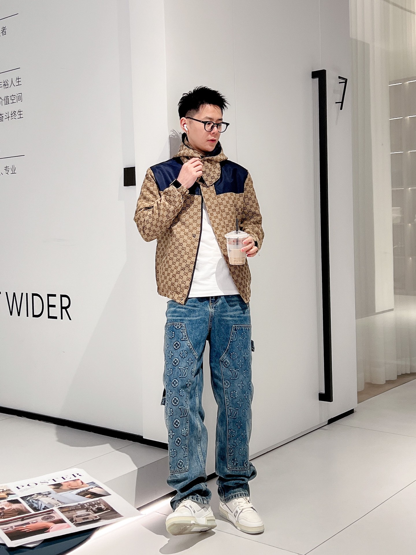 NO:139224,Guqi, the same style on the official website, complete three standards, released in advance. 2025ss Spring New Men's Jacket, double-sided original single three standards, high-end version, customized counter fabric, breathable and comfortable, impeccable details, brand element design concept, reflecting high quality. The feel is delicate and soft, presents casual cut, and the upper body style is superb. The number of sizes M~3XL, maximum wear 195 kilograms, jackets & coats, jackets & coats, alexander wang19860909古奇 官网同款,三标齐全,提前发售 2025ss开春新款男士夹克外套,双面穿原单三标齐全高端版本 专柜定制面料 透气舒适度高,细节无可挑剔,品牌元素设计理念,体现高品质.手感细腻柔软 呈现休闲裁剪,上身版型超赞 码数M～3XL,最大穿195斤,,jackets & coats,jackets & coats,alexander wang,Men's clothing