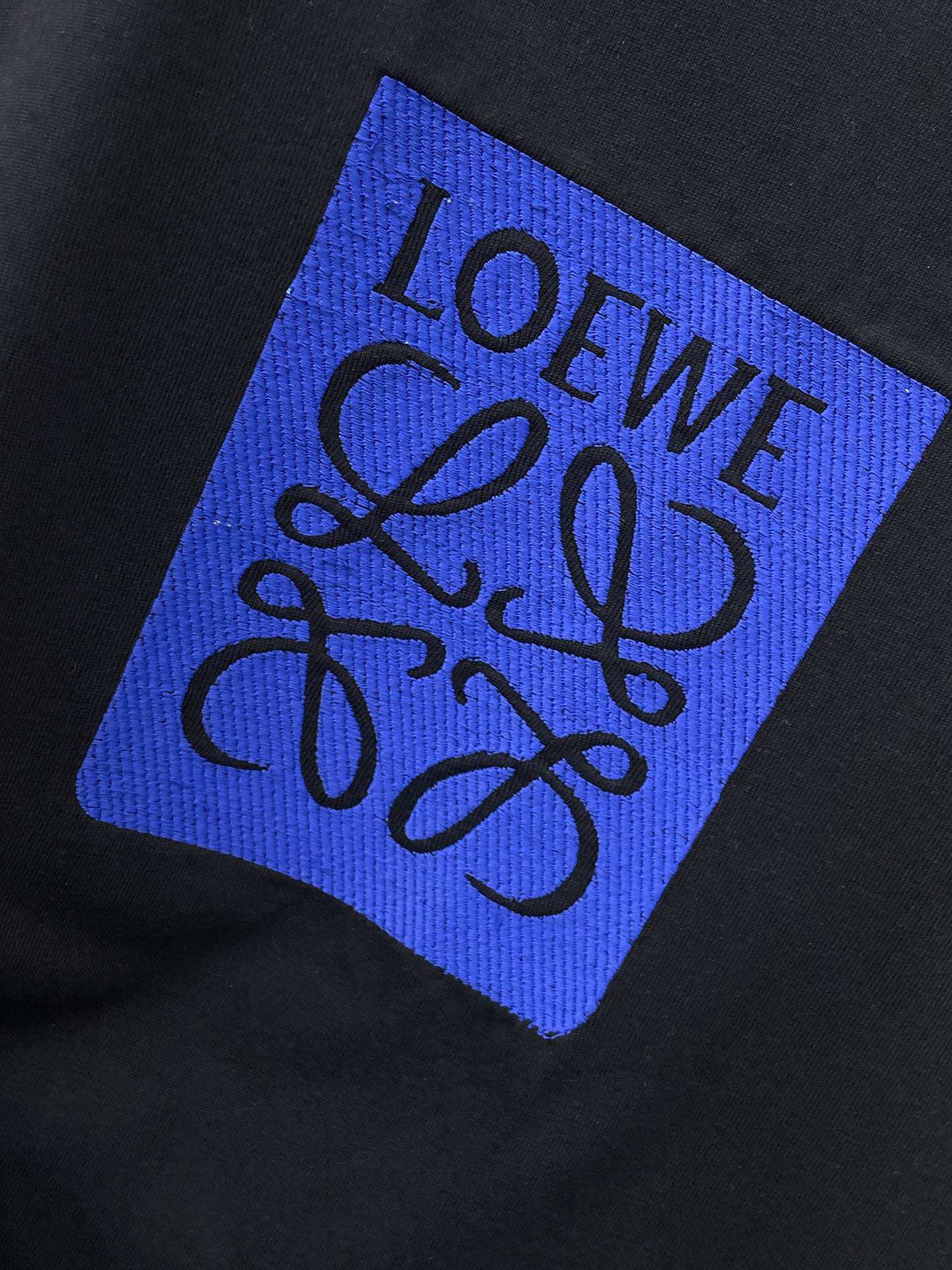 LOE2024ss新工艺logo纯棉质微阔版圆领男士短袖T恤新季新推系列将标识巧妙融入设计塑就一系列充满