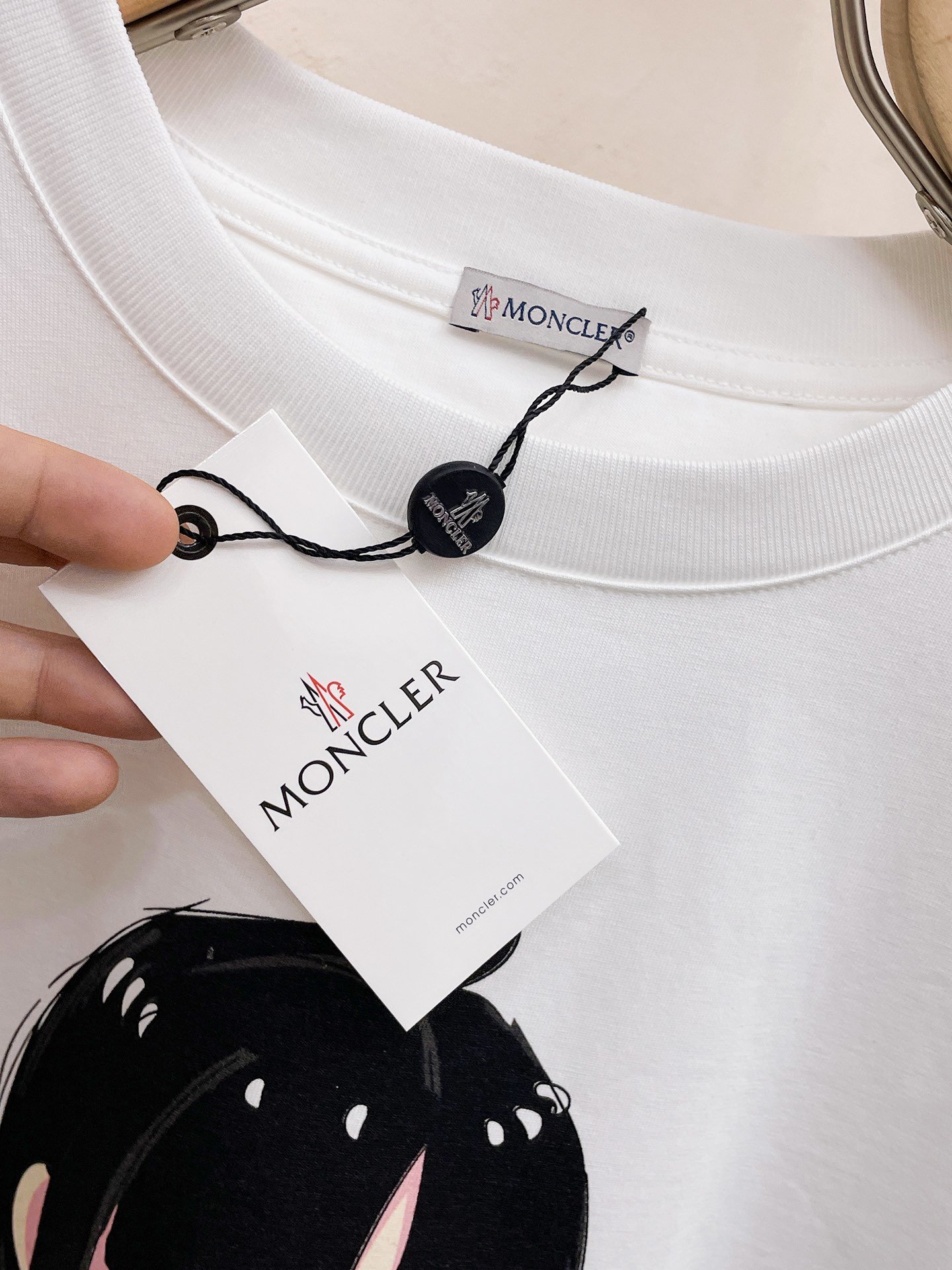 Mo23最新最顶级版本立体卡通小女孩.3D数码直喷工艺.精品品质专柜原单短袖采用进口高端订制260克纯棉