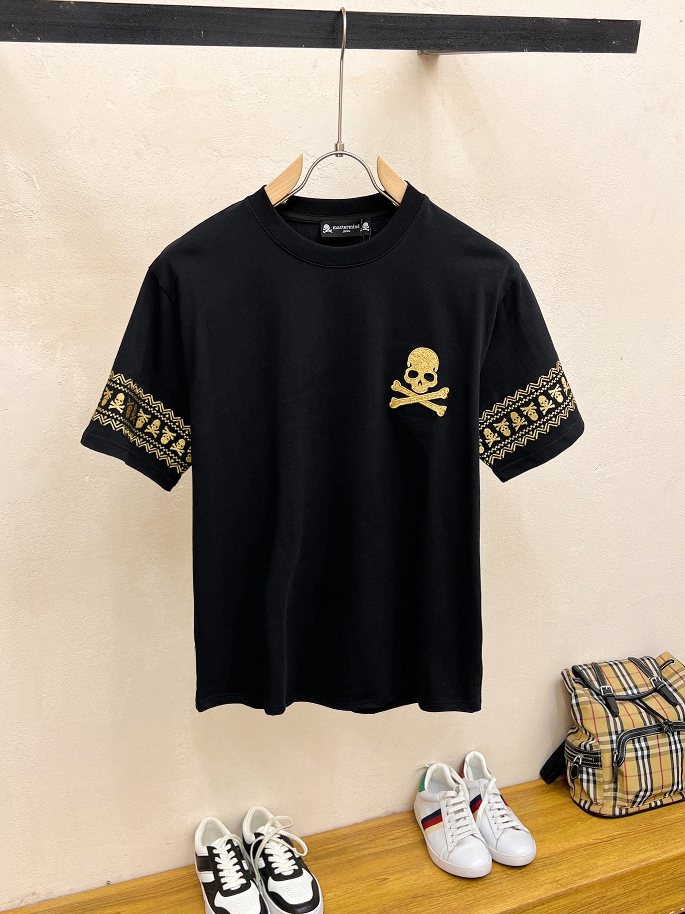 Online aus China
 Mastermind JAPAN Kleidung T-Shirt Schwarz Weiß Stickerei Baumwolle Fashion Kurzarm