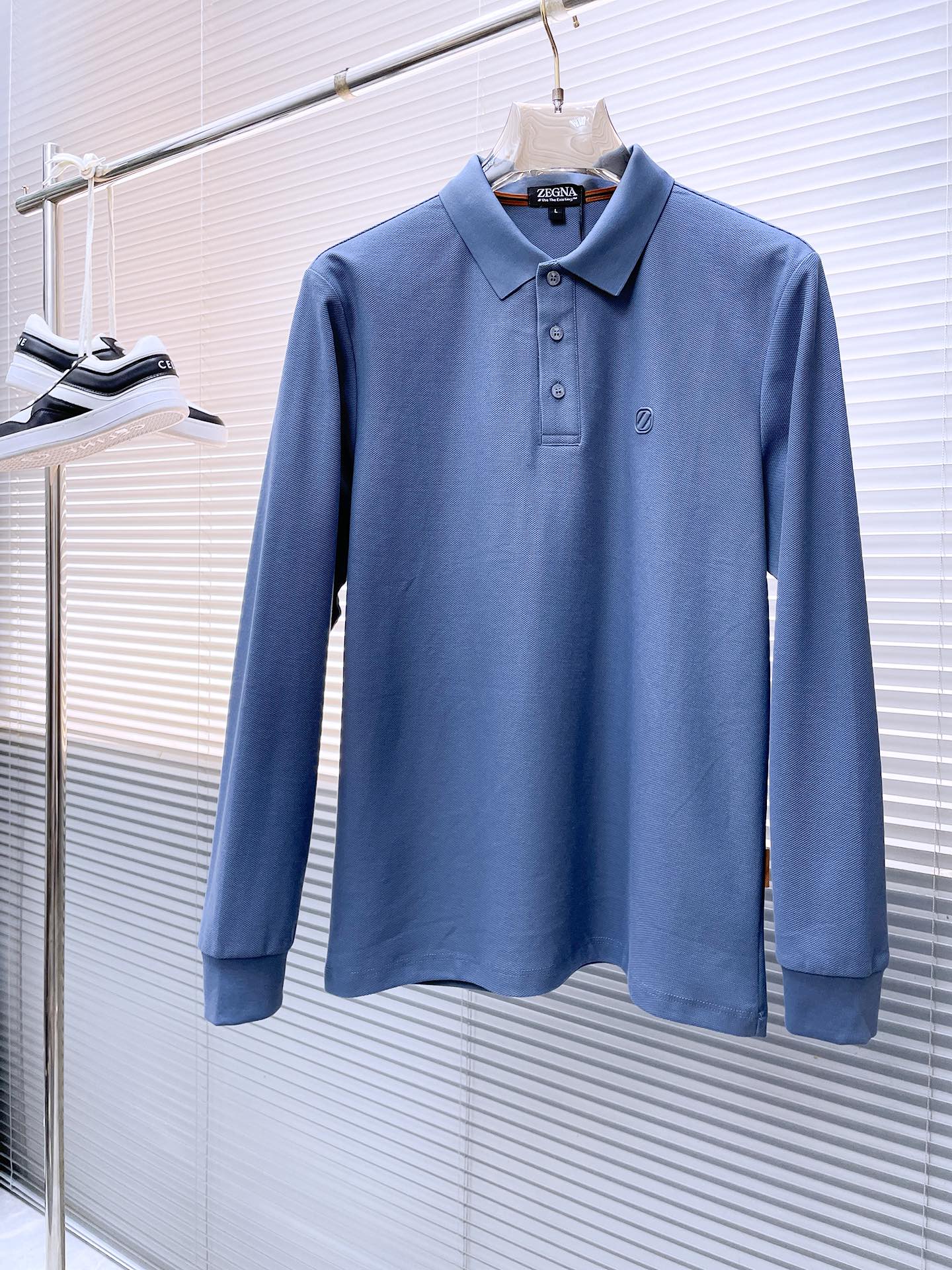 NO:530568,Jenia exclusively offers new original single men's Polo long-sleeved high-end customization, high-version, fashionable and versatile, original imported cotton fabric, chest logo pattern design, super soft and delicate, skin-friendly and comfortable to wear, high-end boutique, OEM factory fine-made top body very good, men's essential items, three standards, code M-3xl, multi-color,,zegna,alexander wang19860909杰尼亚 独家专供新款原单男士Polo长袖高端定制 高版本 时尚百搭爆款原版进口纯棉面料 胸前logo图案设计 手感超柔软细腻 穿着亲肤舒适 高端精品 代工厂精细做上身非常赞 男士必备单品 三标齐全 码数M-3xl 多颜色,,zegna,alexander wang,Men's clothing