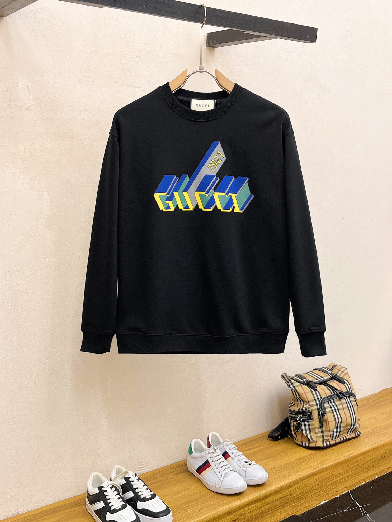 Gucci Men's Black Cotton Sweatshirt with Logo - Autumn/Winter Collection