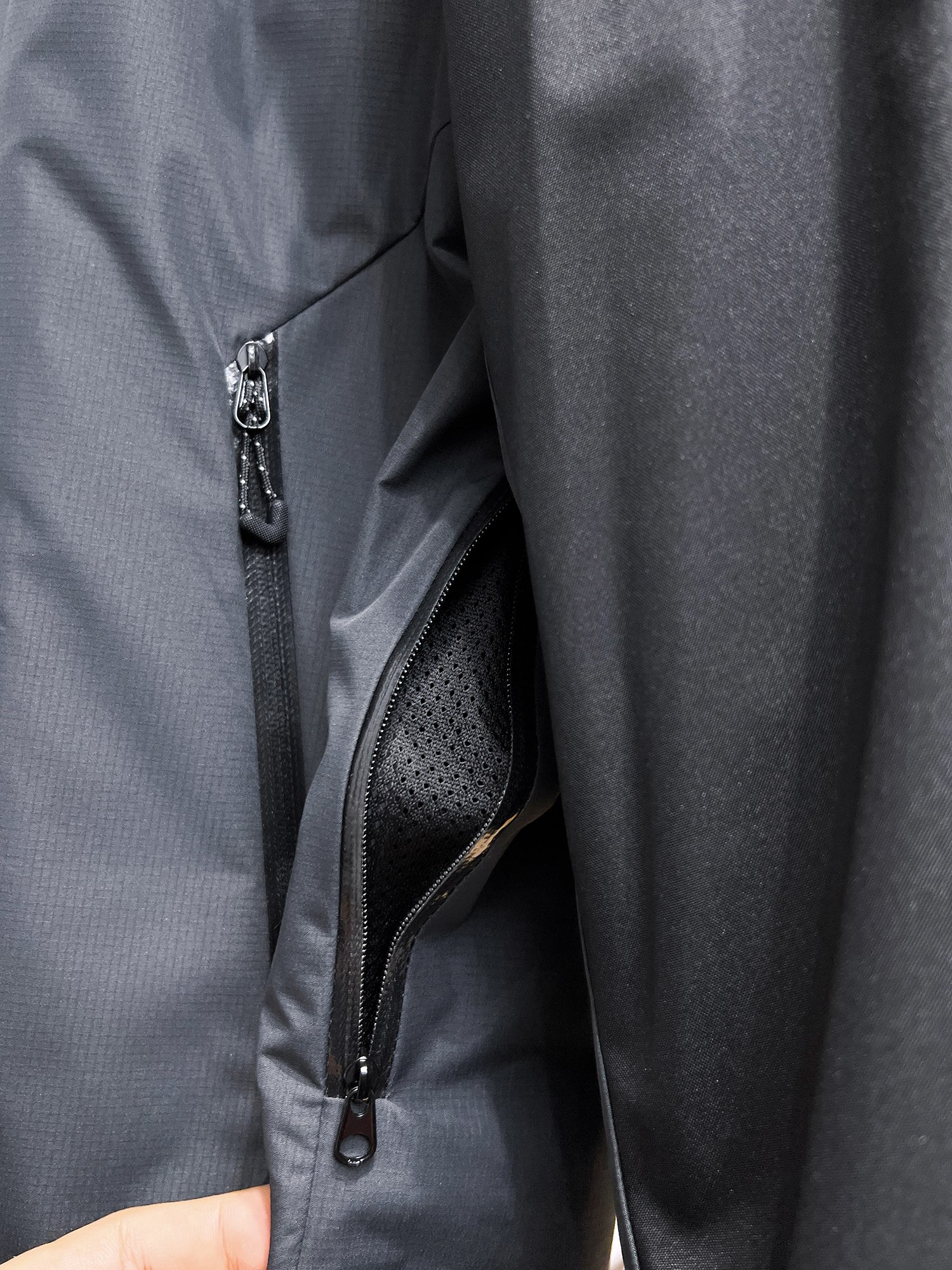 新款来袭 最高版本【始祖鸟】 三合一功能性户外性能 防风，防雨，90绒，ARCTERYX 始祖鸟硬壳顶级