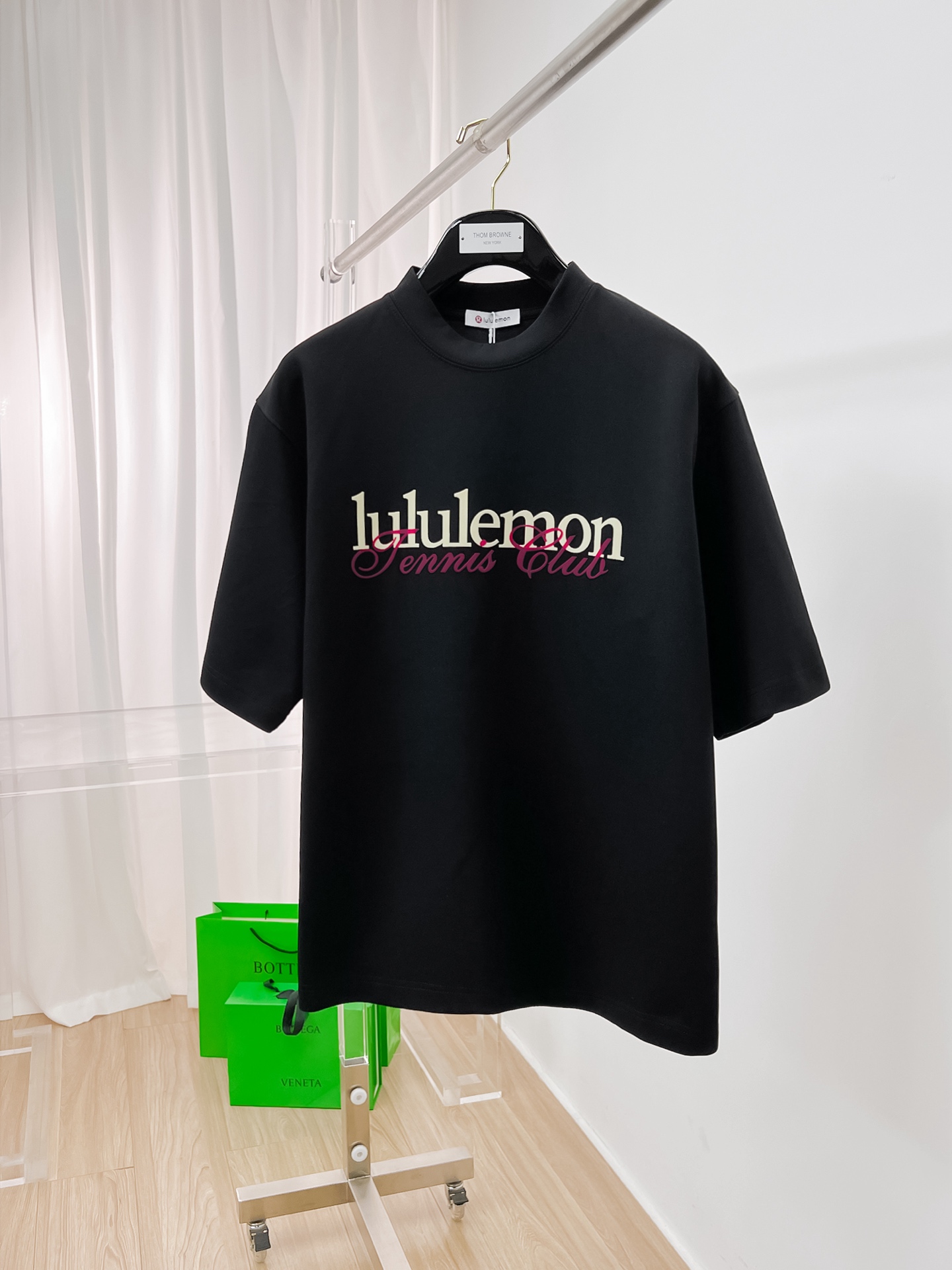 NO:118735,LULU Home 2025 Autumn and Winter New Thickened Original Single Men's Casual Base Short-Sleeve T-shirt!  High-end customization, high-end version, fashionable and versatile, loose version, original imported gram double-strand pure cotton fabric, threaded cuffs, neckline hem, super soft and delicate, skin-friendly and comfortable to wear, high-end boutique, OEM, fine-made top body, very good, men's essential items, three-standard size M-2XL maximum size can be worn about 200 catties, T-shirt, tees, t-shirt, alexander wang19860909LULU家2025秋冬新款加厚原单男士休闲打底短袖T恤！高端定制 高版本 时尚百搭爆款宽松版型原版进口克双股纯棉面料 螺纹袖口.领口衣摆 手感超柔软细腻 穿着亲肤舒适 高端精品 代工厂精细做上身非常赞 男士必备单品 三标齐全 尺码M-2XL最大码可穿200斤左右,,T-shirt,tees，t-shirt,alexander wang,Men's clothing