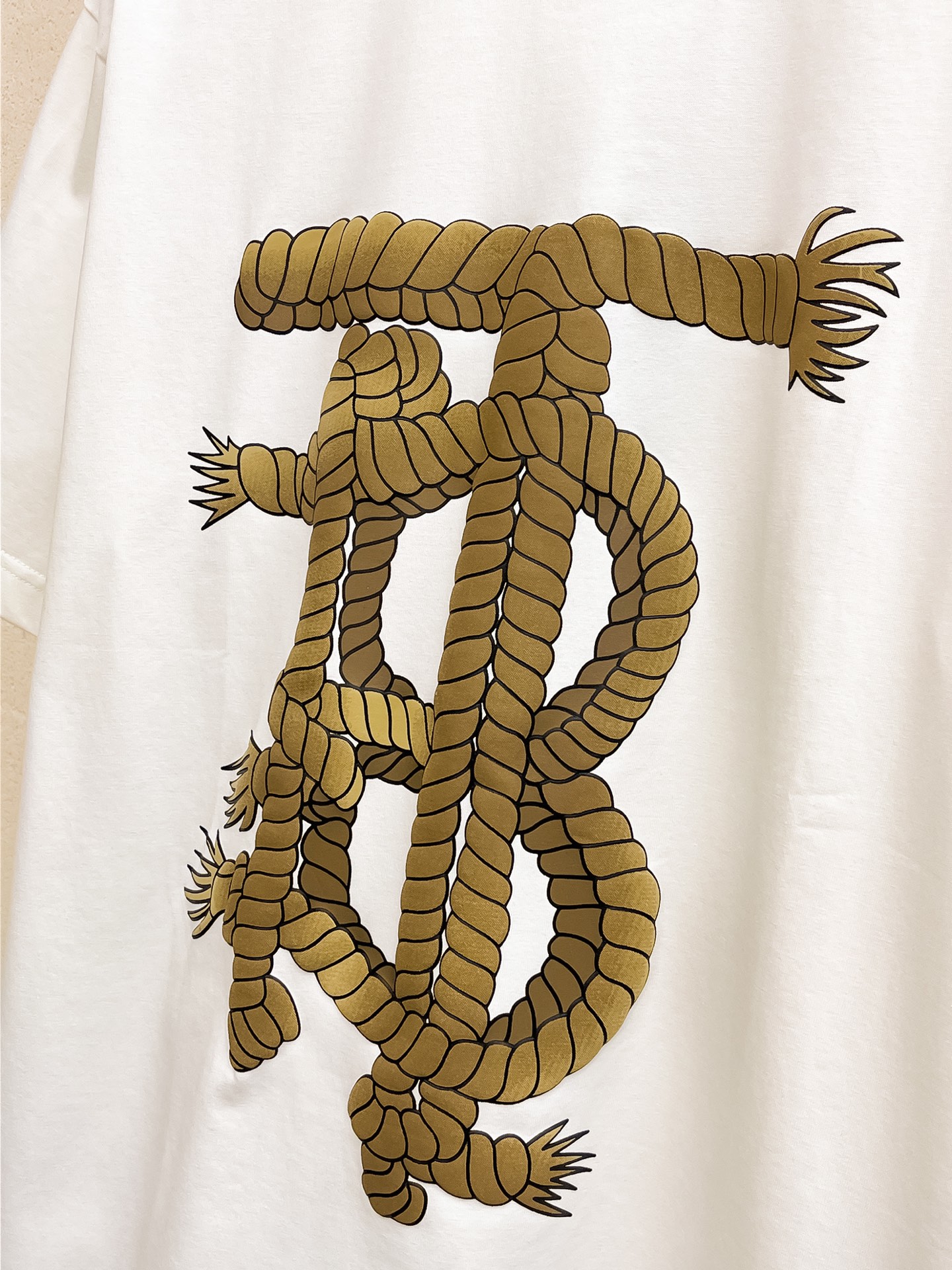 ss巴宝莉纯棉最新面料经典标识图案logo时尚简约潮流短袖，最顶级的品质专柜原单短袖，顶级制作工艺进口面