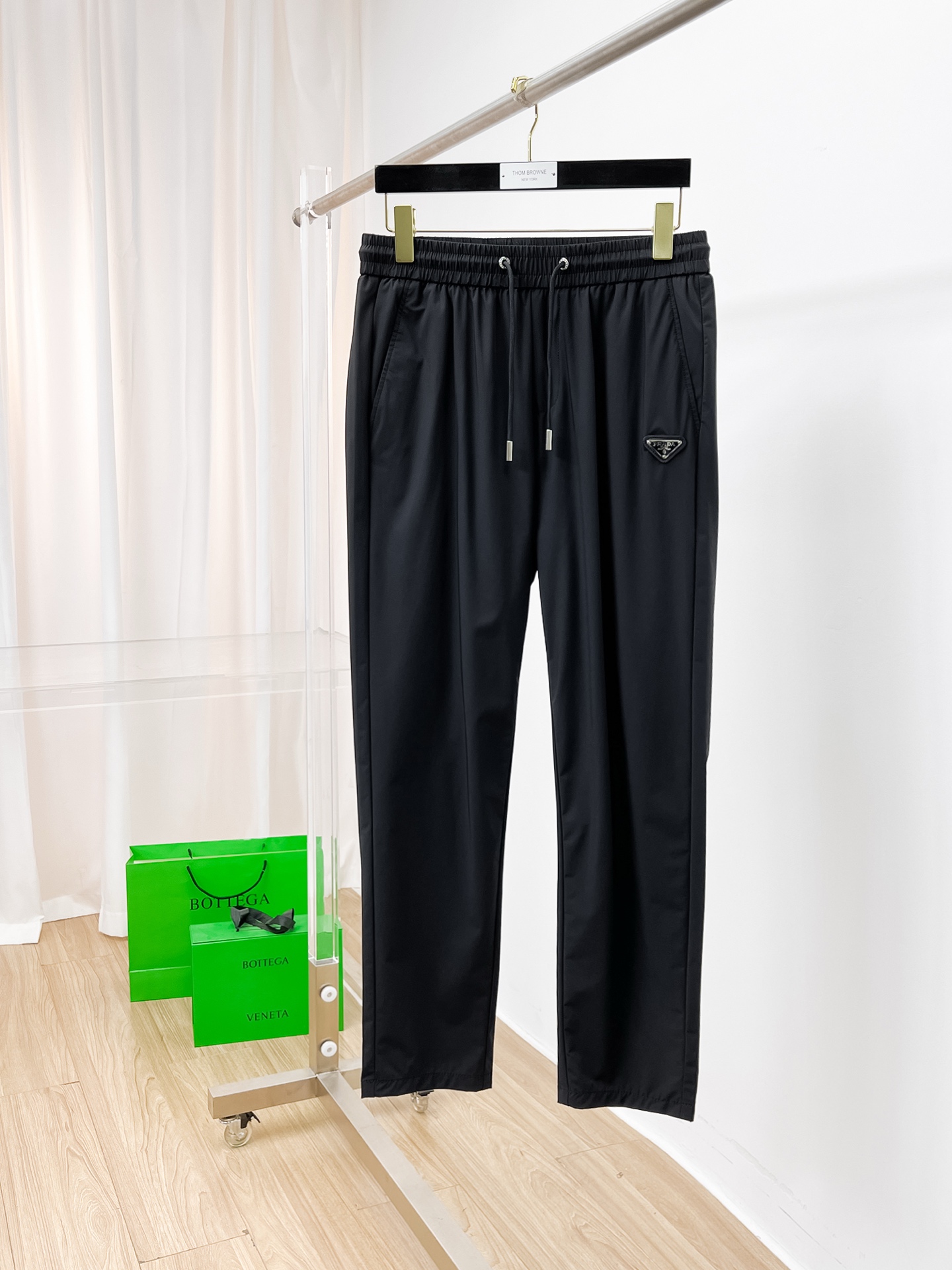 NO:450778,New products for spring, new products for spring, Prada, spring and summer, hot products are coming!  Solid color casual pants, specially provided fabrics. All civil servants/office workers/broad spectrum people are available. The complete set of the latest hang tags/responsive MILANO classic main mark!  Original Italian flavor!  Integrated locked edges and wraps!  Code number m-4xl, prada, alexander wang19860909开春新品 开春新品 普拉达 春夏 爆款来袭！纯色休闲裤,特供面料. 公务员/上班族/广谱人群均可.全套最新款吊牌/延用MILANO经典主唛！原汁原味的意大利制造风味！一体化锁边包边！码数m-4xl,,prada,alexander wang,Men's clothing