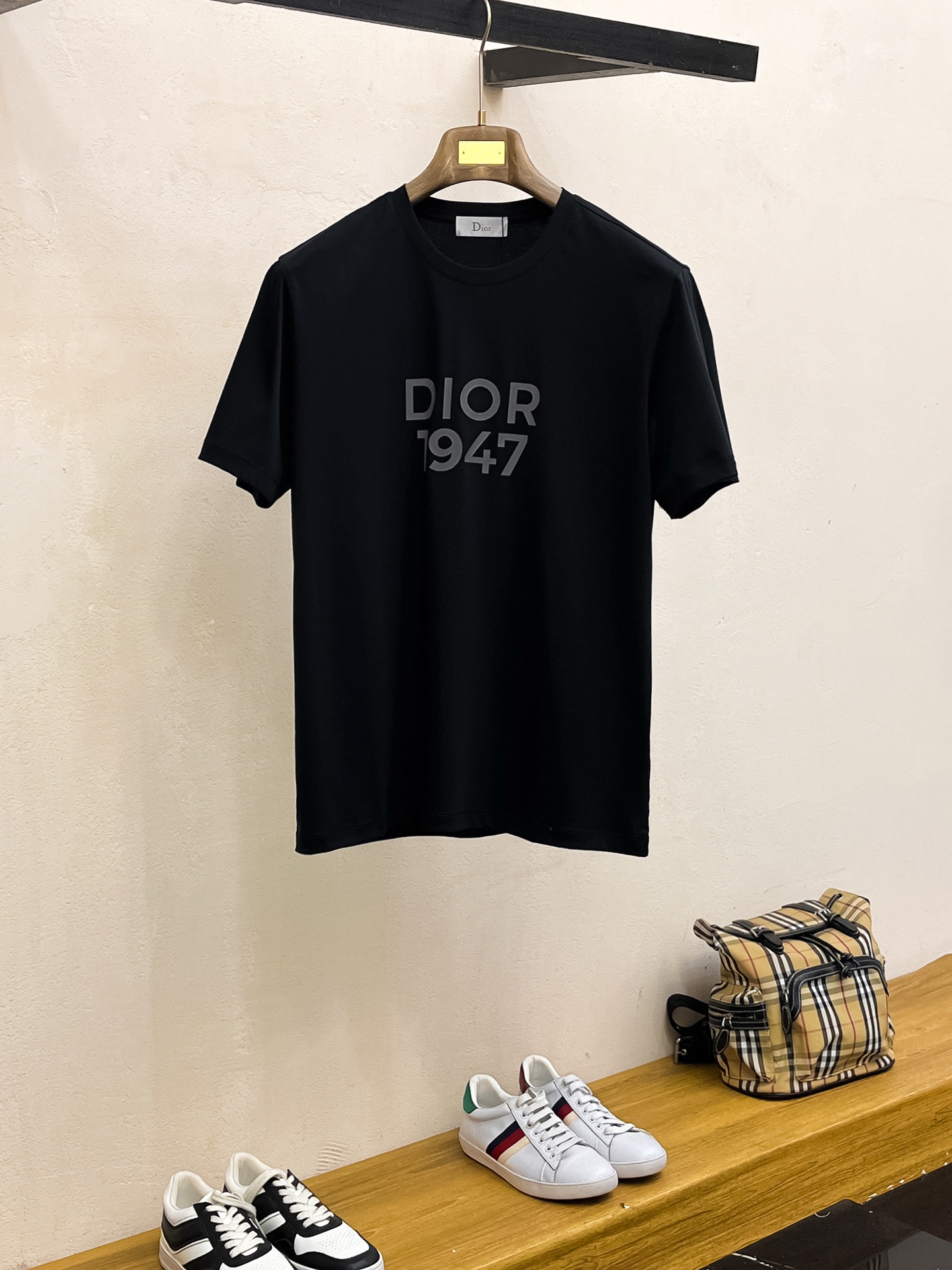 NO:160603,Dior High-end customization plain fabric soft, comfortable and breathable 2025 summer limited round neck short sleeve series -3xl,,dior,T-shirt,alexander wang19860909迪奥 高级定制 平纹面料柔软舒适透气 2025 夏季 限量款圆领短袖系列 -3xl,,dior,T-shirt,alexander wang,Men's clothing