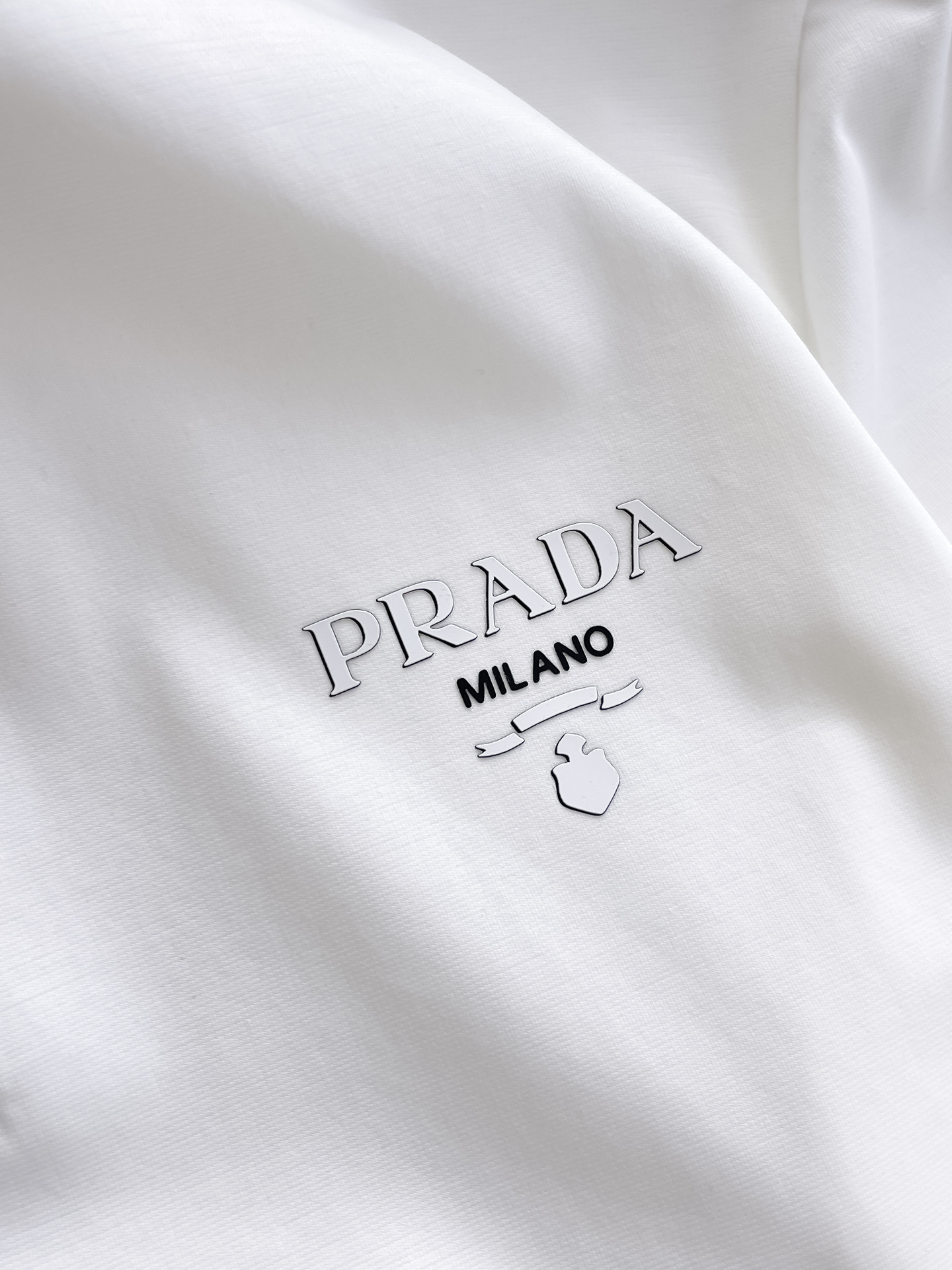 普拉达 高级定制 平纹面料柔软舒适透气2025 夏季 限量款短袖Polo系列𝗦𝗜𝗭𝗘：𝗠-3xl