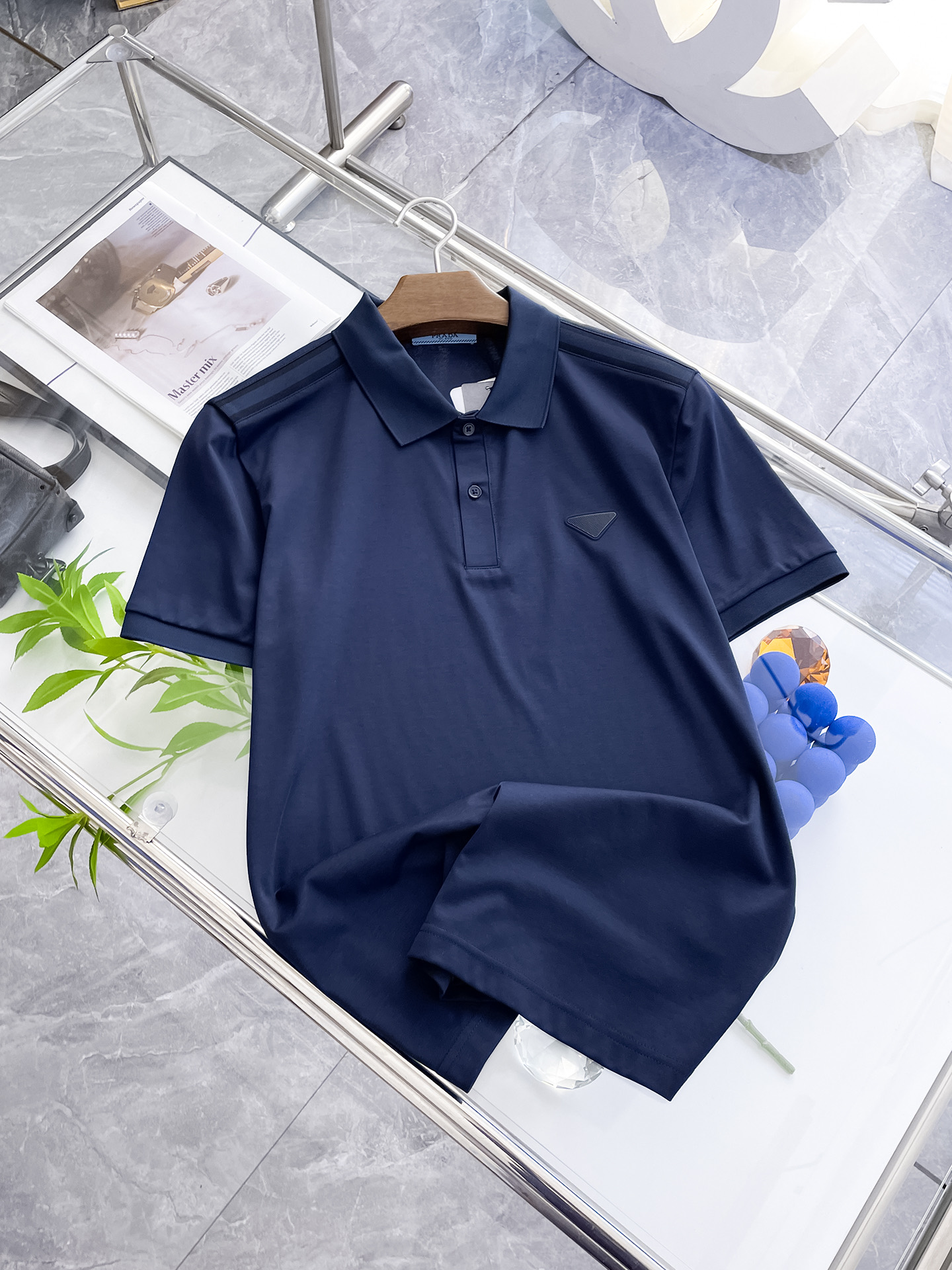NO:133816,Prada high-end customization plain fabric soft, comfortable and breathable 2025 summer limited short-sleeved Polo series -3xl,,prada,T-shirt,alexander wang19860909普拉达 高级定制 平纹面料柔软舒适透气 2025 夏季 限量款短袖Polo系列 -3xl,,prada,T-shirt,alexander wang,Men's clothing