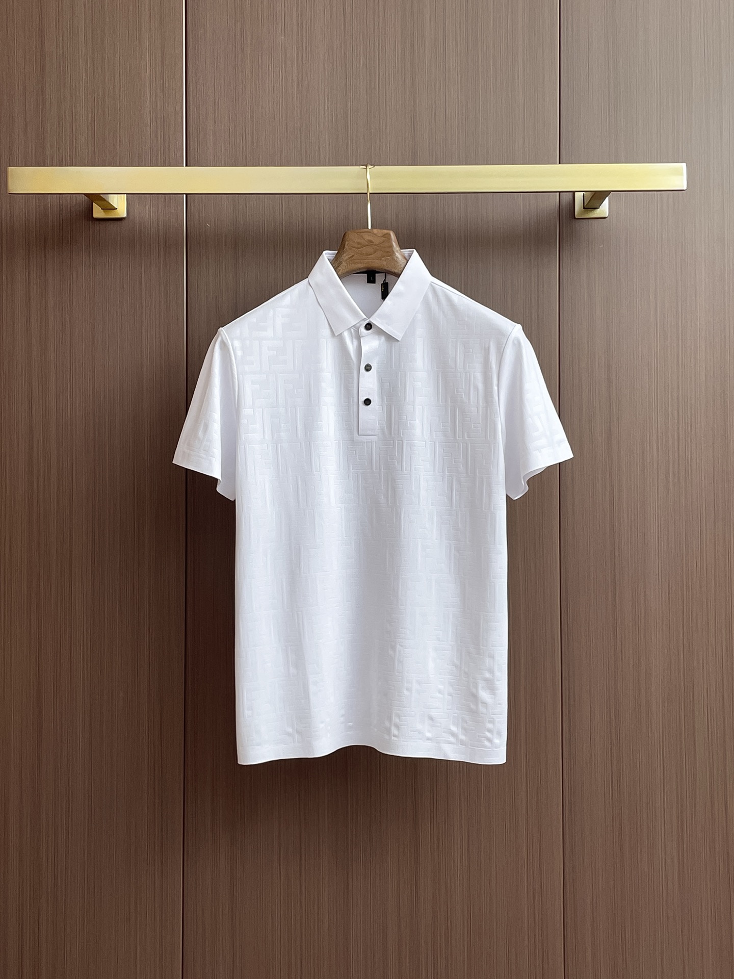 NO:131116,Fendi Xinjiang long velvet cotton fabric soft, comfortable and breathable 2025 summer limited short-sleeved Polo series -,,fendi,T-shirt,alexander wang19860909芬迪 新疆长绒棉 面料柔软舒适透气 2025 夏季 限量款短袖Polo系列 -,,fendi,T-shirt,alexander wang,Men's clothing