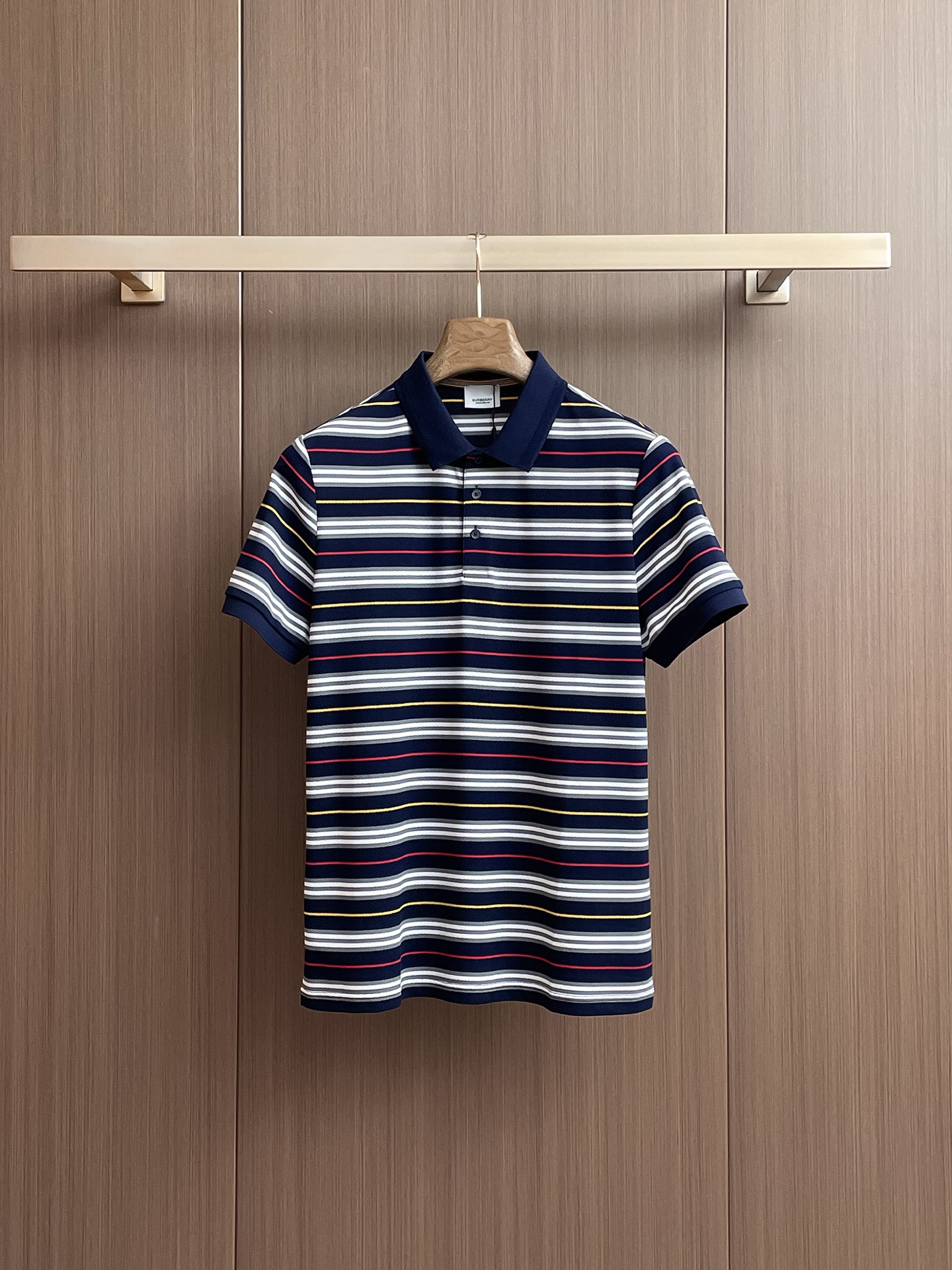 NO:131120,Burberry Xinjiang long velvet cotton fabric soft, comfortable and breathable 2025 summer limited short-sleeved Polo series -,,burberry,T-shirt,alexander wang19860909巴宝莉 新疆长绒棉 面料柔软舒适透气 2025 夏季 限量款短袖Polo系列 -,,burberry,T-shirt,alexander wang,Men's clothing