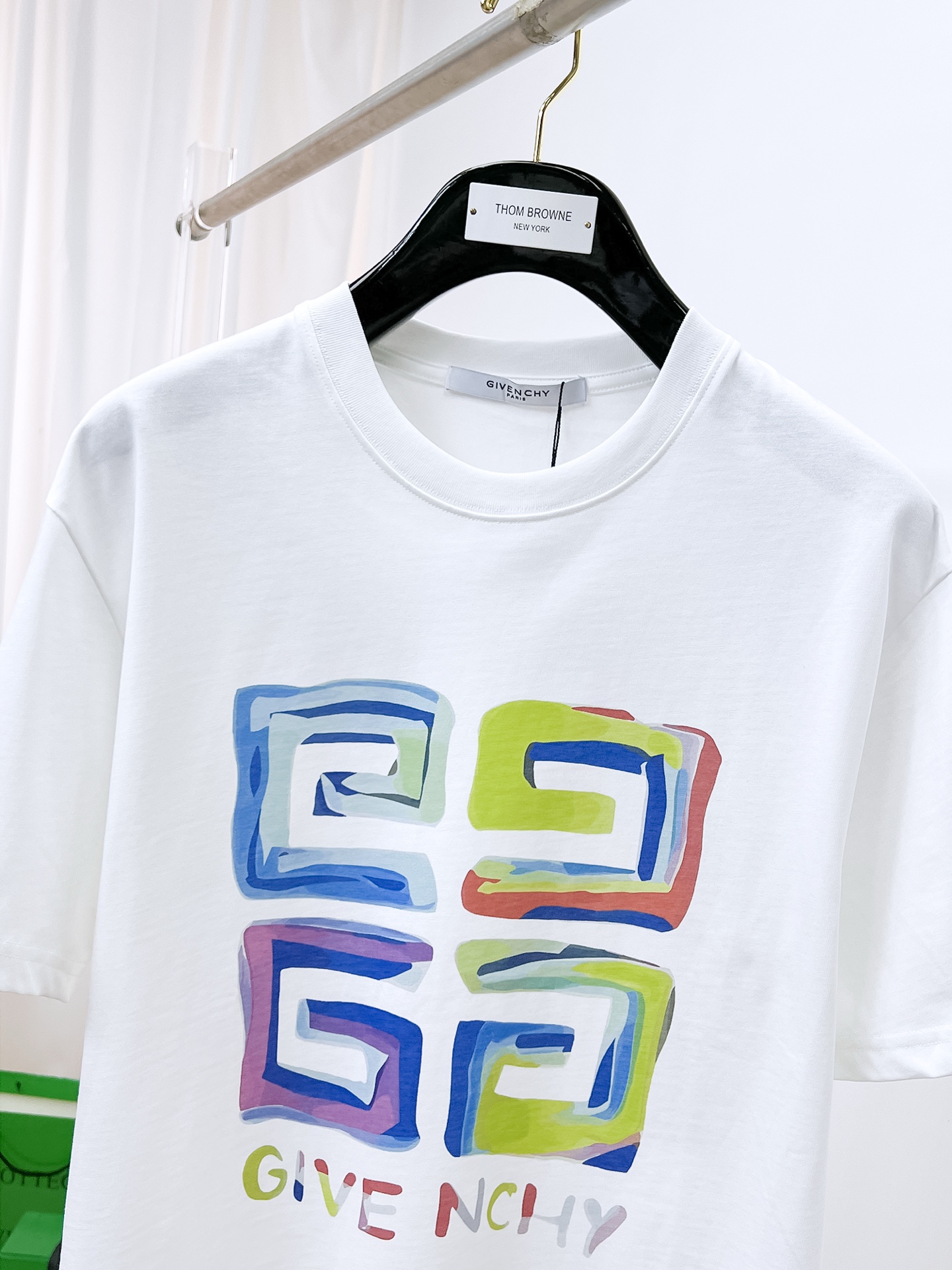 ss纪梵希纯棉最新面料（最高版本）经典标识图案logo时尚简约潮流短袖，最顶级的品质专柜原单短袖，顶级制