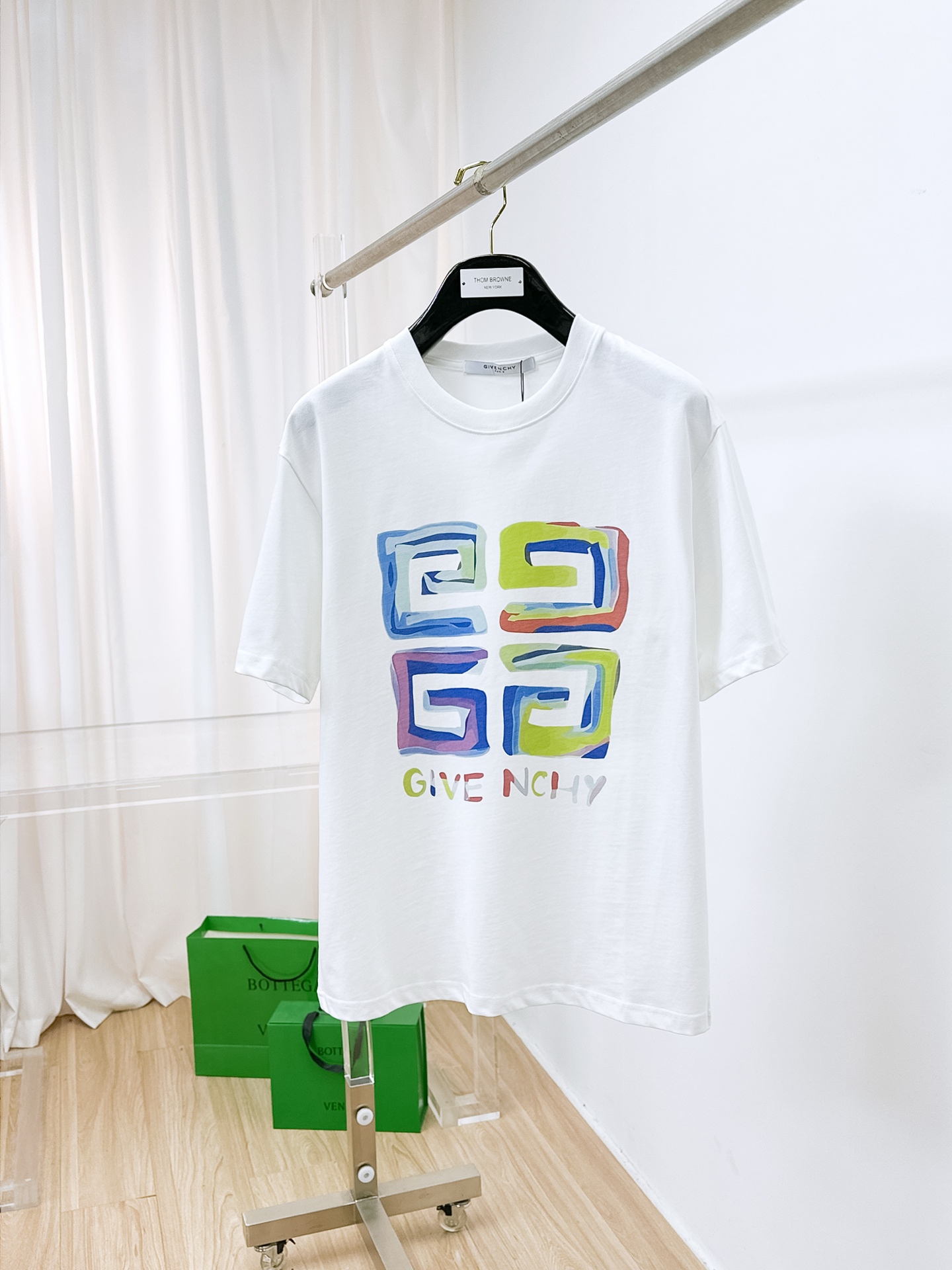 ss纪梵希纯棉最新面料（最高版本）经典标识图案logo时尚简约潮流短袖，最顶级的品质专柜原单短袖，顶级制
