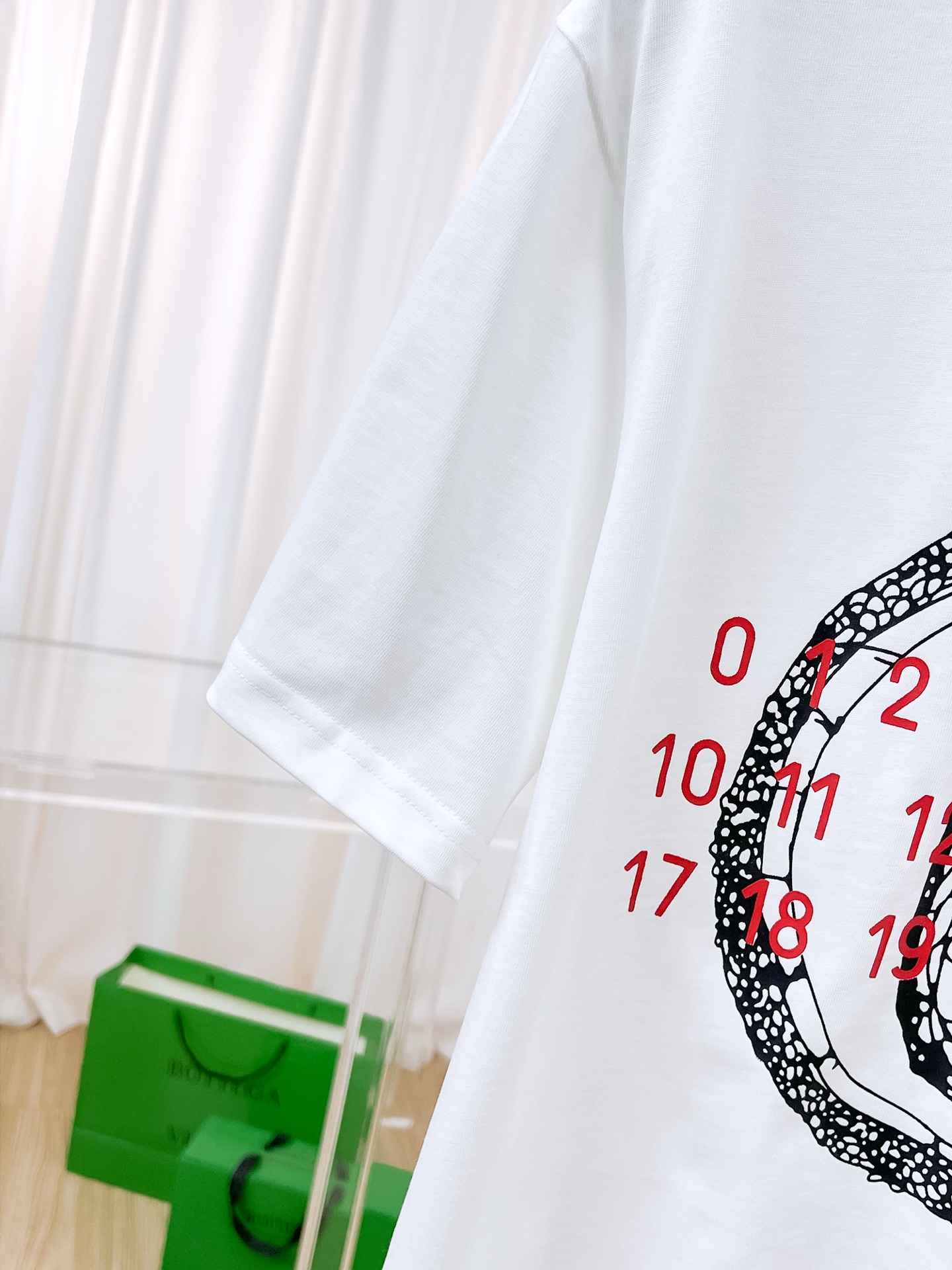 ss马吉拉纯棉最新面料（最高版本）经典标识图案logo时尚简约潮流短袖，最顶级的品质专柜原单短袖，顶级制