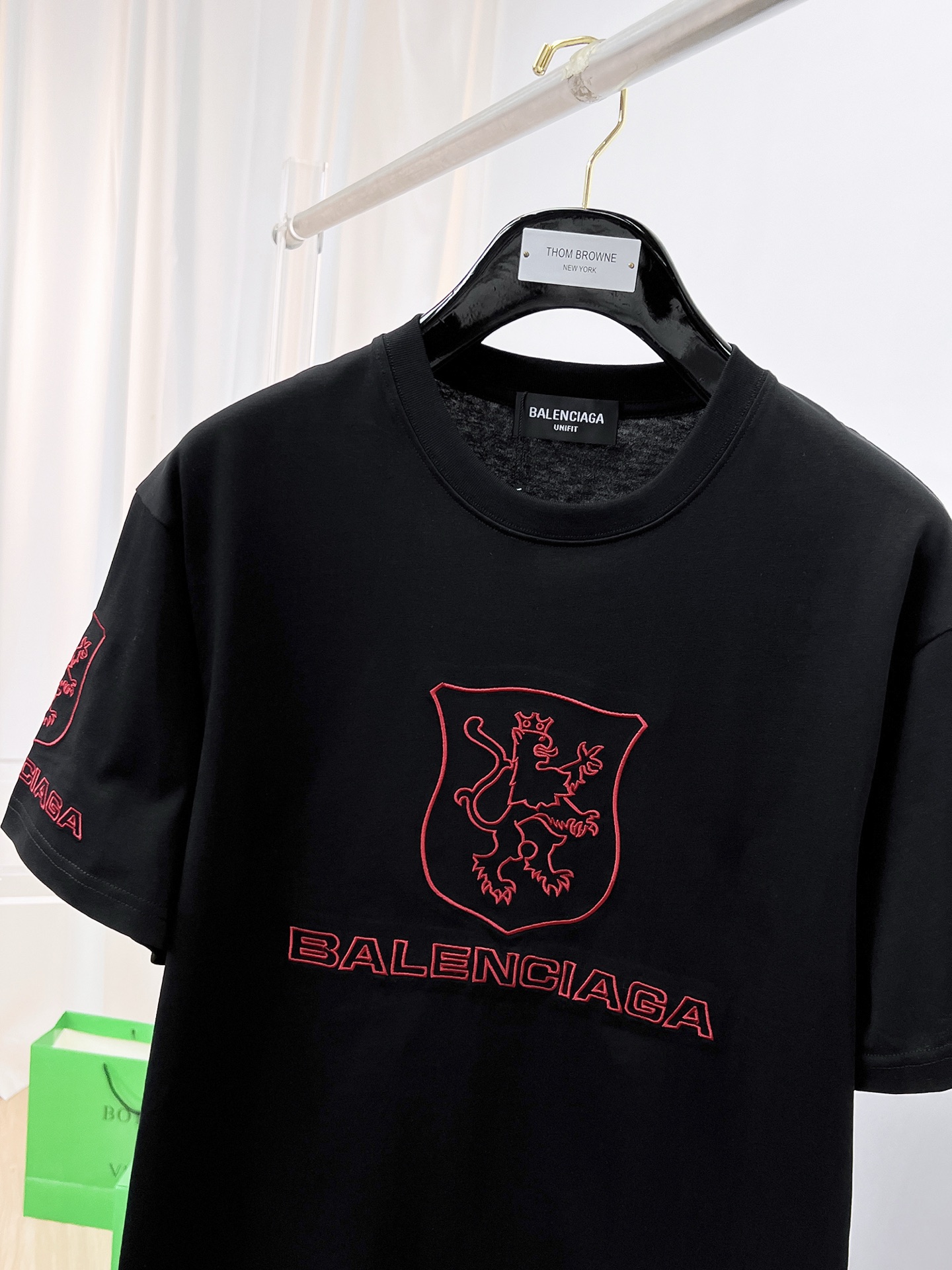 ss巴黎世家纯棉最新面料（最高版本）经典标识图案logo时尚简约潮流短袖，最顶级的品质专柜原单短袖，顶级