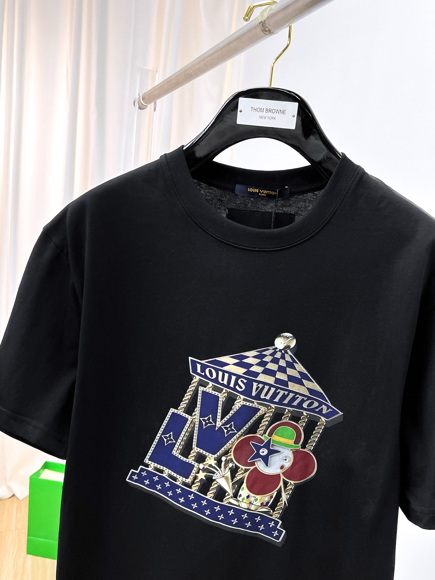 ssLV纯棉最新面料（最高版本）经典标识图案logo时尚简约潮流短袖，最顶级的品质专柜原单短袖，顶级制作