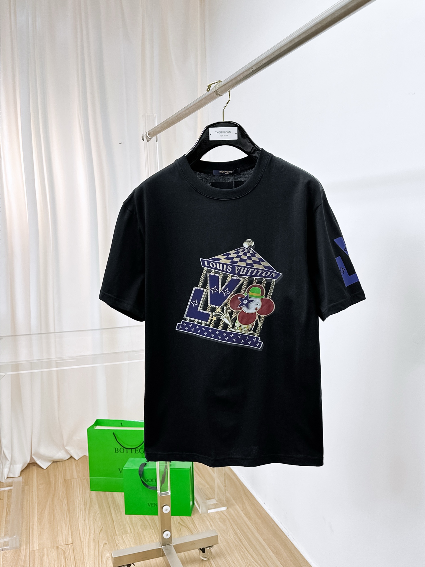 ssLV纯棉最新面料（最高版本）经典标识图案logo时尚简约潮流短袖，最顶级的品质专柜原单短袖，顶级制作