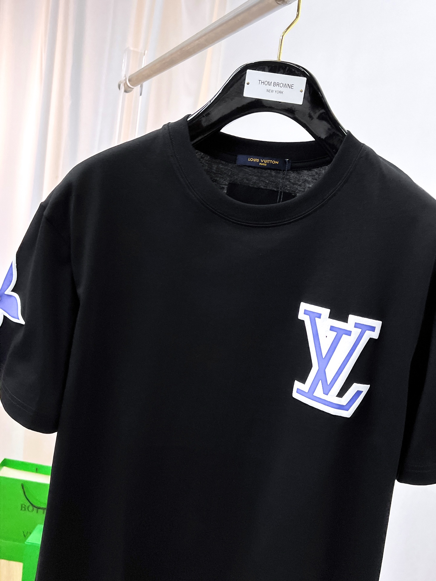 ssLv纯棉最新面料（最高版本）经典标识图案logo时尚简约潮流短袖，最顶级的品质专柜原单短袖，顶级制作