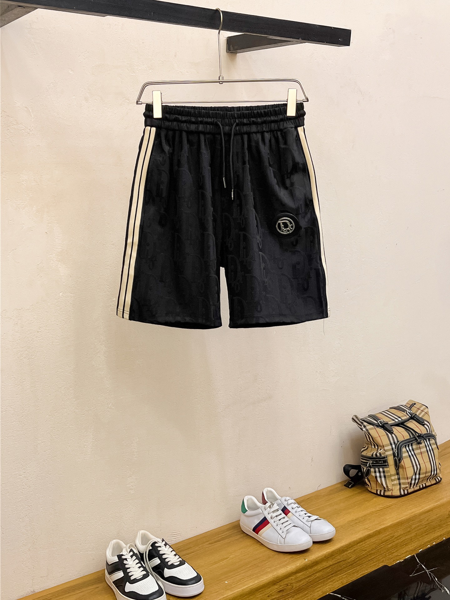 迪奥 2025春夏新款男士休闲短裤 高端货简洁时尚大方 定制...