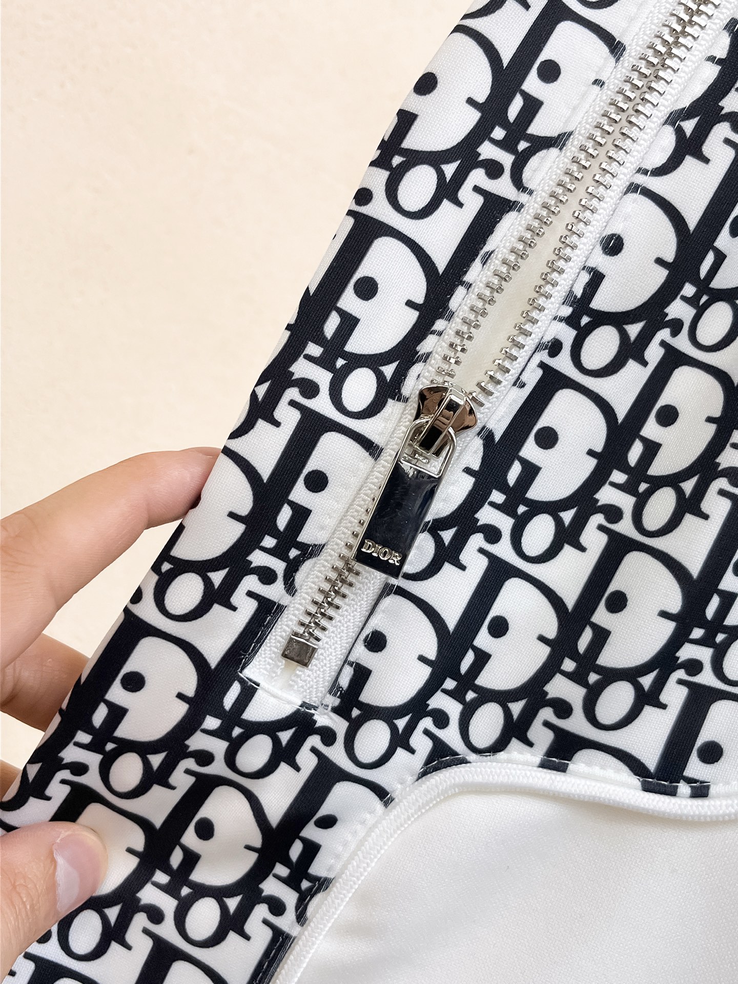 Dior  男士休闲短裤服装,男 4