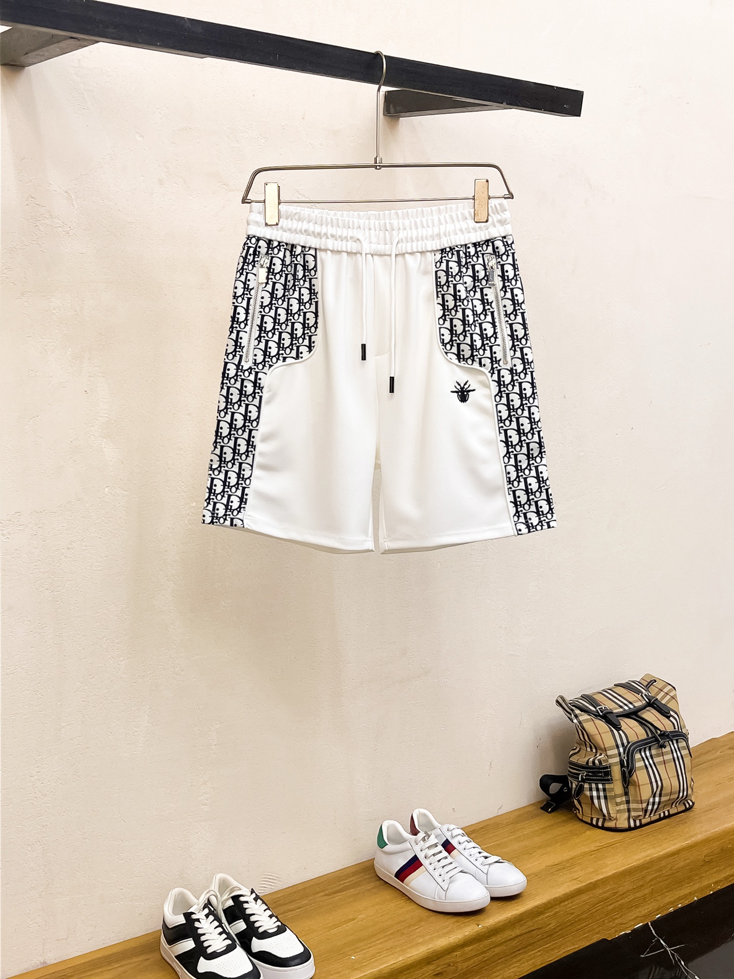 迪奥 2025春夏新款男士休闲短裤 高端货简洁时尚大方 定制...