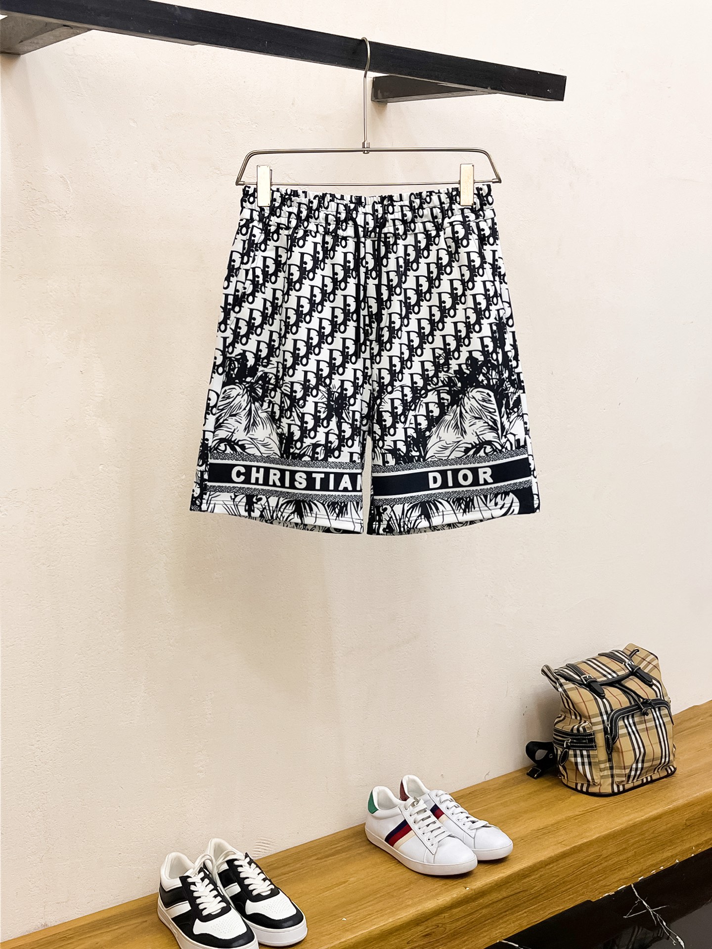 迪奥 2025春夏新款男士休闲短裤 高端货简洁时尚大方 定制...