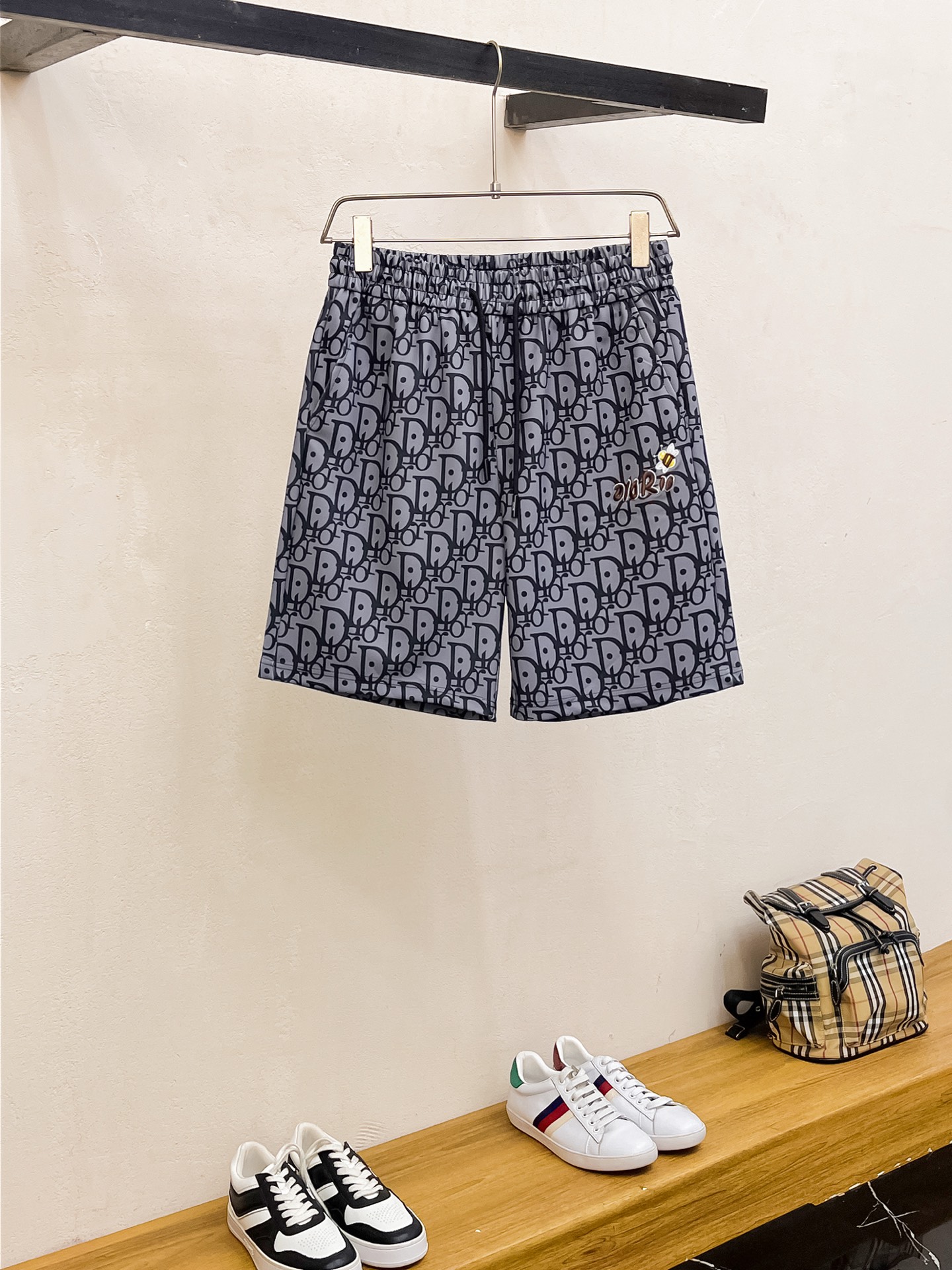 迪奥 2025春夏新款男士休闲短裤 高端货简洁时尚大方 定制...