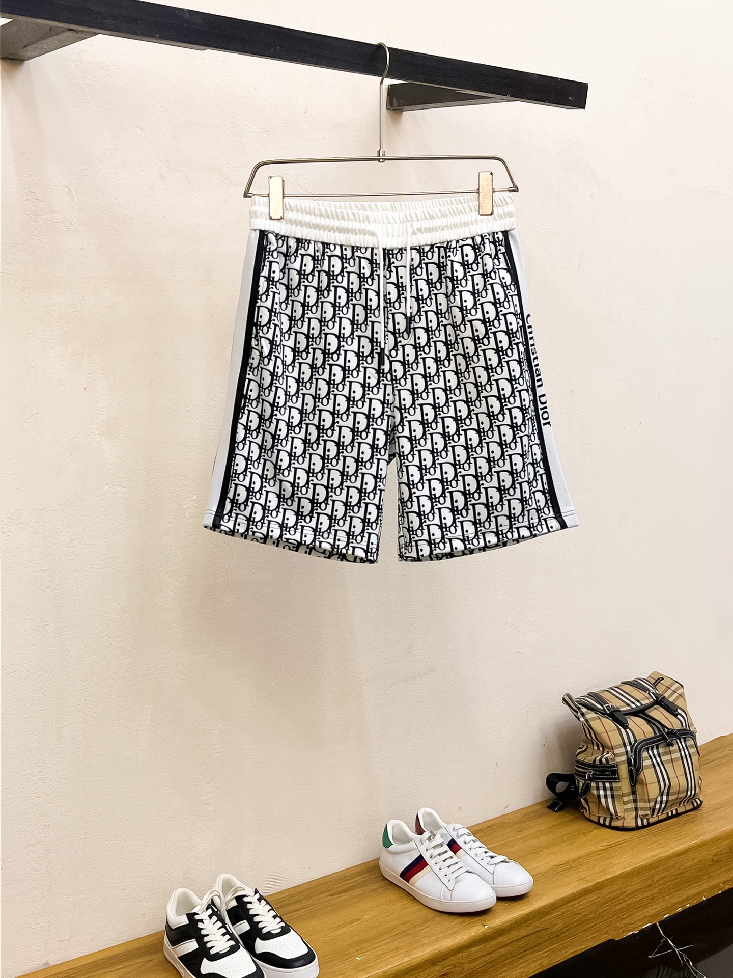 迪奥 2025春夏新款男士休闲短裤 高端货简洁时尚大方 定制...