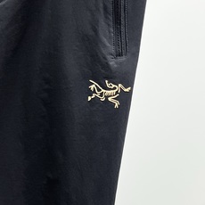 P始祖鸟春夏25ss休闲裤金典再次出现,原单订制高品质时尚休闲裤。超级百搭款。独家定制面料,挺阔有型,贴 P始祖鸟春夏25ss休闲裤金典再次出现,原单订制高品质时尚休闲裤。超级百搭款。独家定制面料,挺阔有型,贴